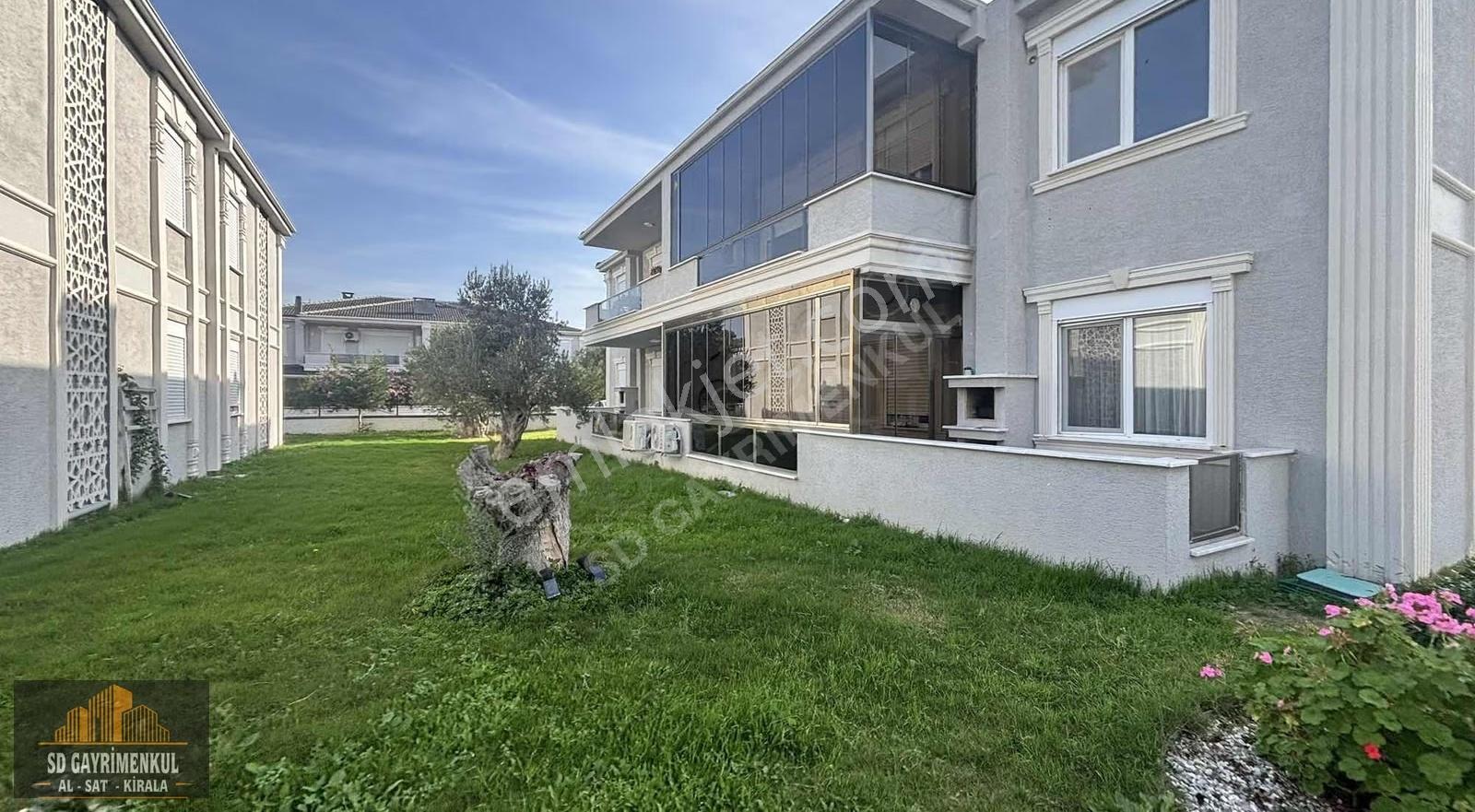 Ayvalık Küçükköy Havuzlu Sitede Giriş Ve 1. Kat 2+1 - Görsel 14