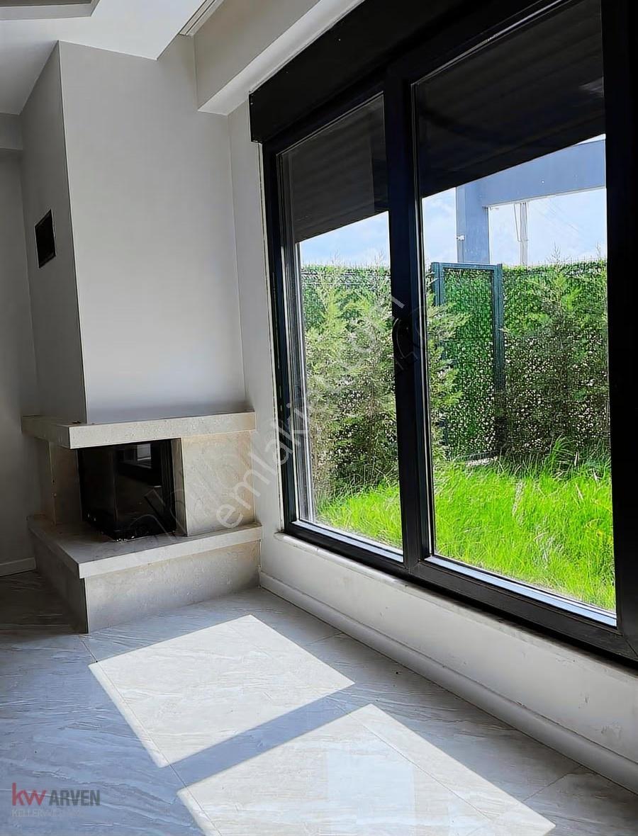 Kartepe'de Butik Kendine Ait Havuz Ve Bahçeli Satılık Villa - Görsel 25