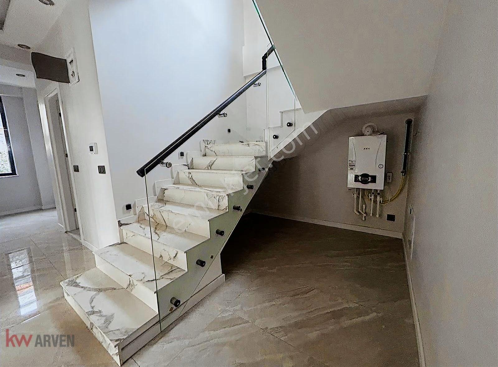 Kartepe'de Butik Kendine Ait Havuz Ve Bahçeli Satılık Villa - Görsel 8