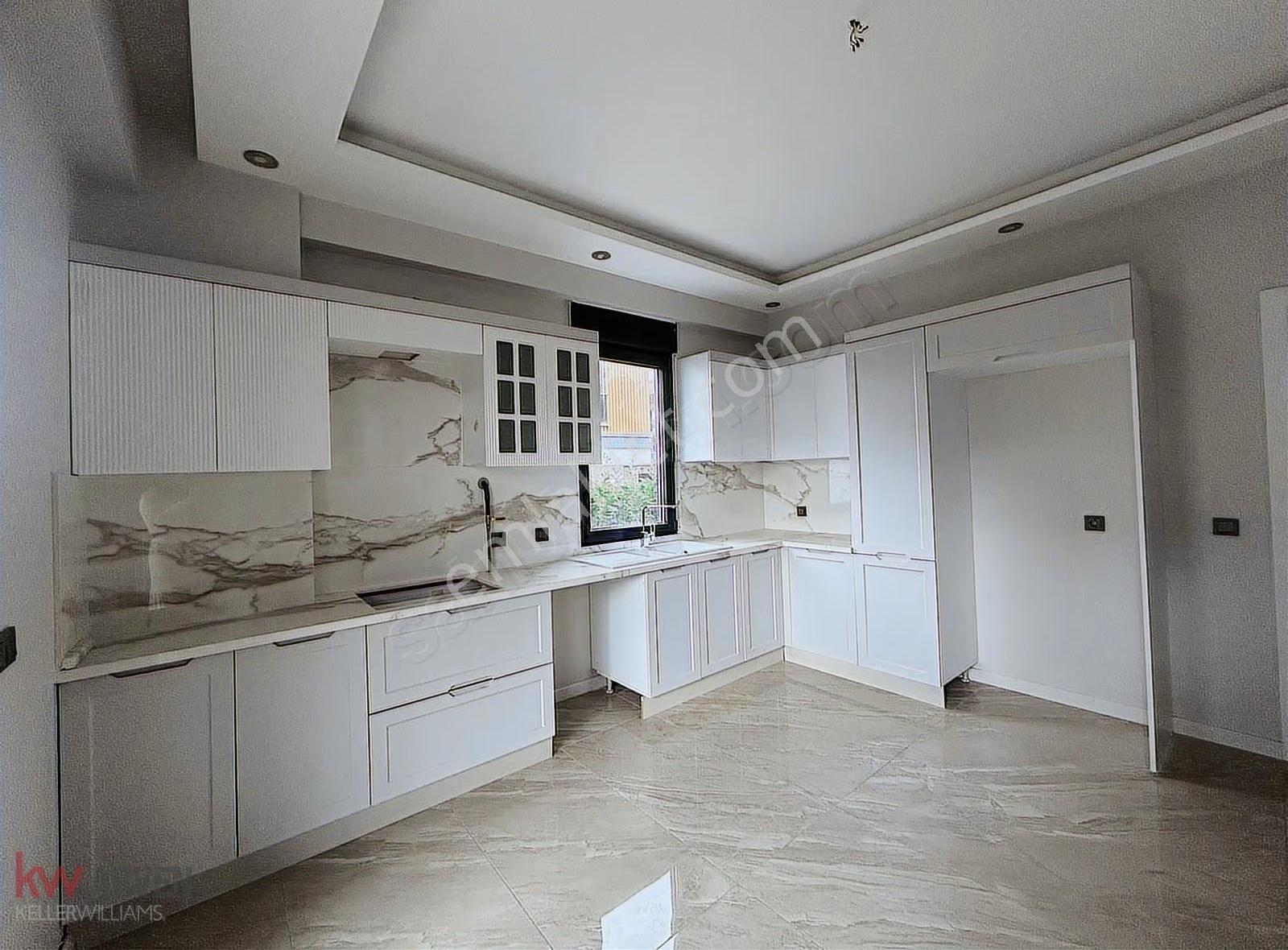 Kartepe'de Butik Kendine Ait Havuz Ve Bahçeli Satılık Villa - Görsel 11
