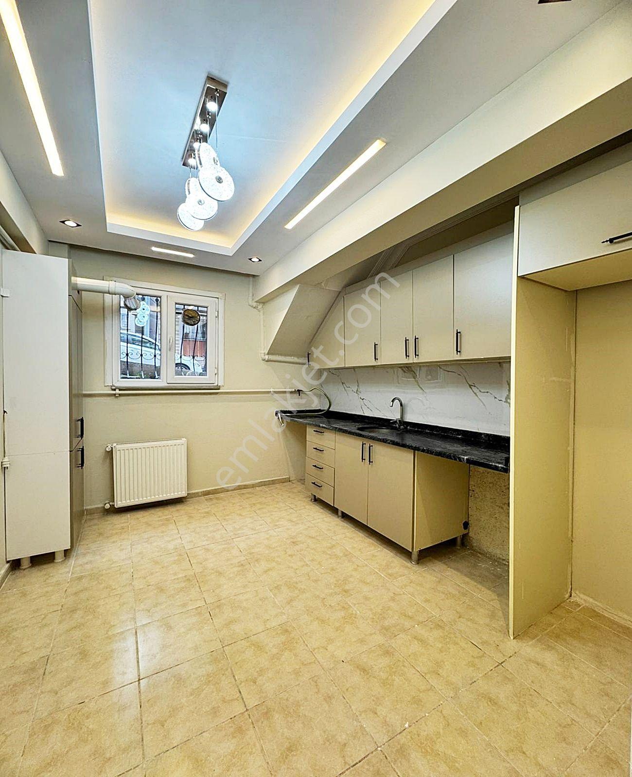 Boss Yapı'dan Metrobüse Yakım Cam Seviyesi Yüksek 2+1 125m² Bahçeli Bahçe Katı - Görsel 10