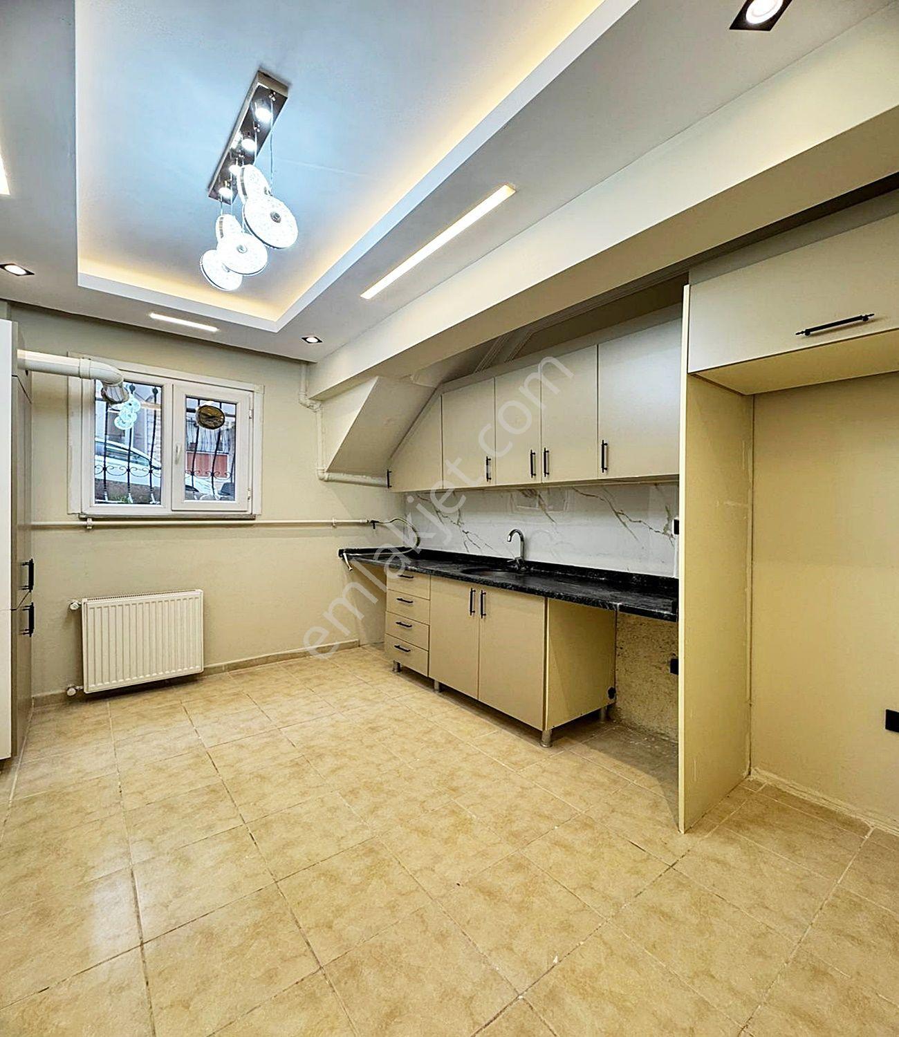 Boss Yapı'dan Metrobüse Yakım Cam Seviyesi Yüksek 2+1 125m² Bahçeli Bahçe Katı - Görsel 12