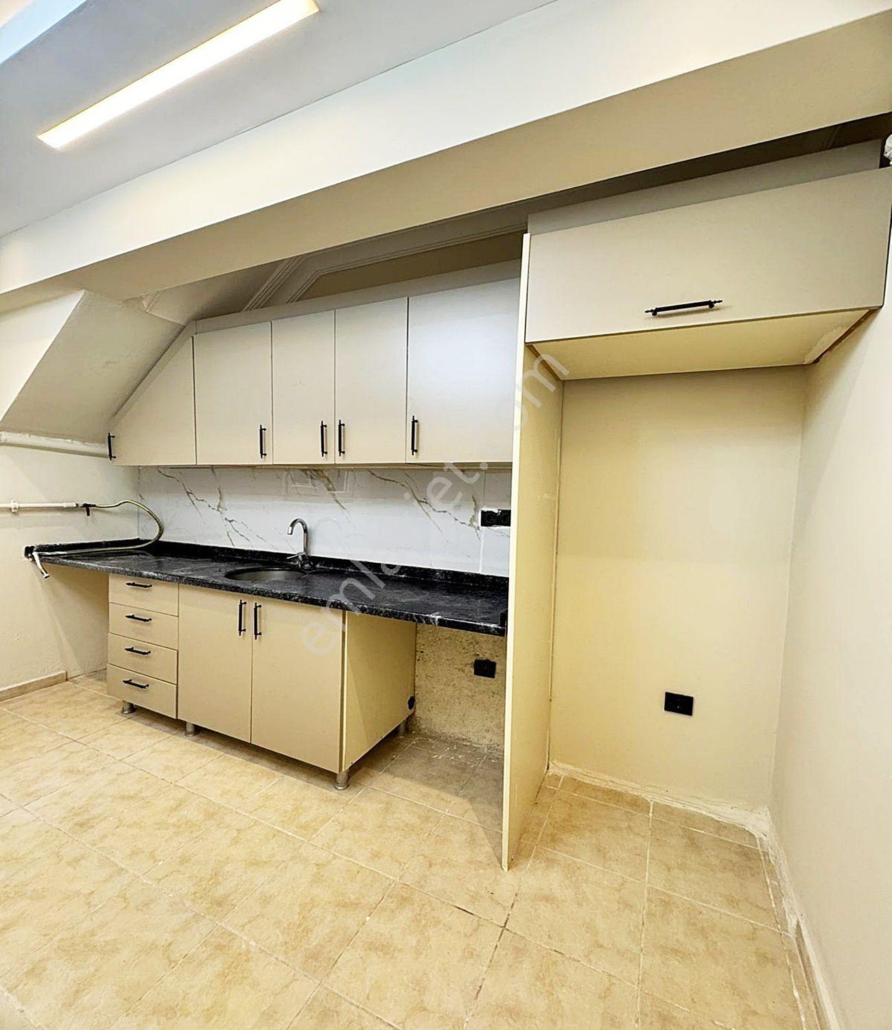 Boss Yapı'dan Metrobüse Yakım Cam Seviyesi Yüksek 2+1 125m² Bahçeli Bahçe Katı - Görsel 11
