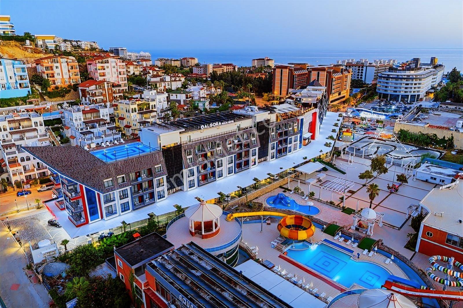 Alanya Konaklıda Satılık 1+1 Site İçi Sıfır Eşyalı Lüks Daire