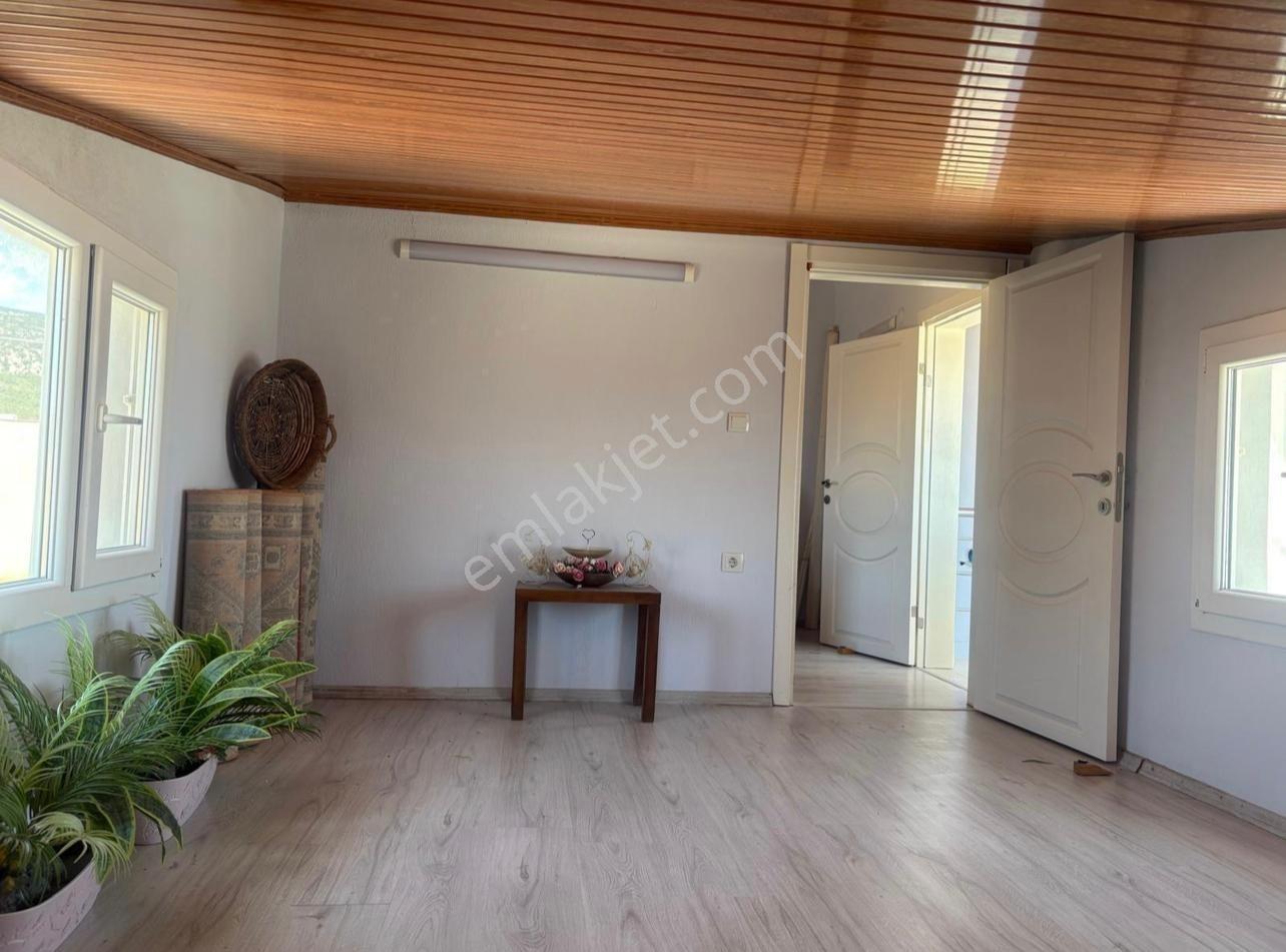 Mordoğan Emlaktan Kamukentte 4+1 Eşyalı Kiralık Yazlık - Görsel 10