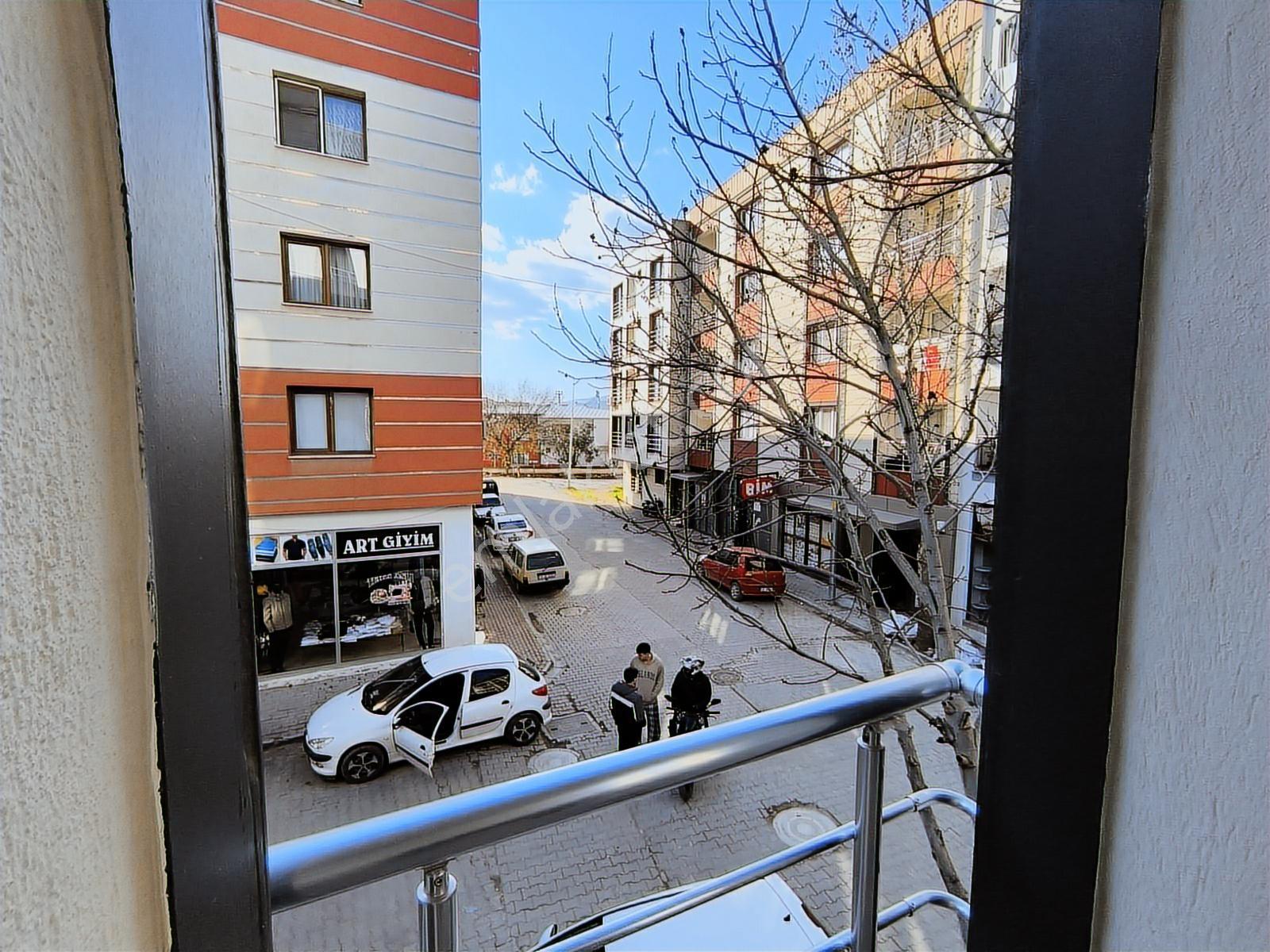 Villalar Bölgesine Komşu 15.000tl Kiracılı1.balkon 1+1 60m2 - Görsel 11