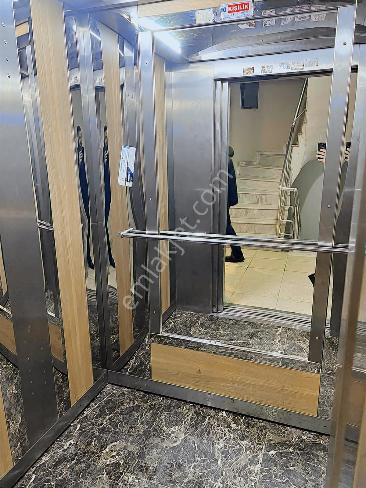 Üniversite Yanı Yatırımlık 1+1 Eşyalı - Görsel 3