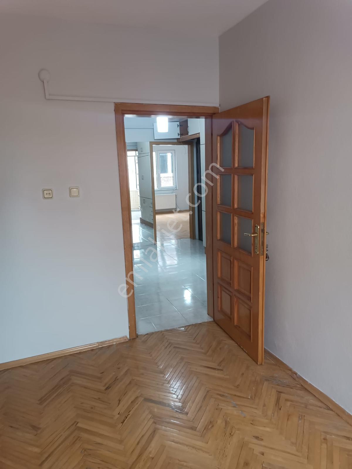 Vilayet Meydanında Kiralık 2+1 Balkonlu Ara Kat Daire - Görsel 20