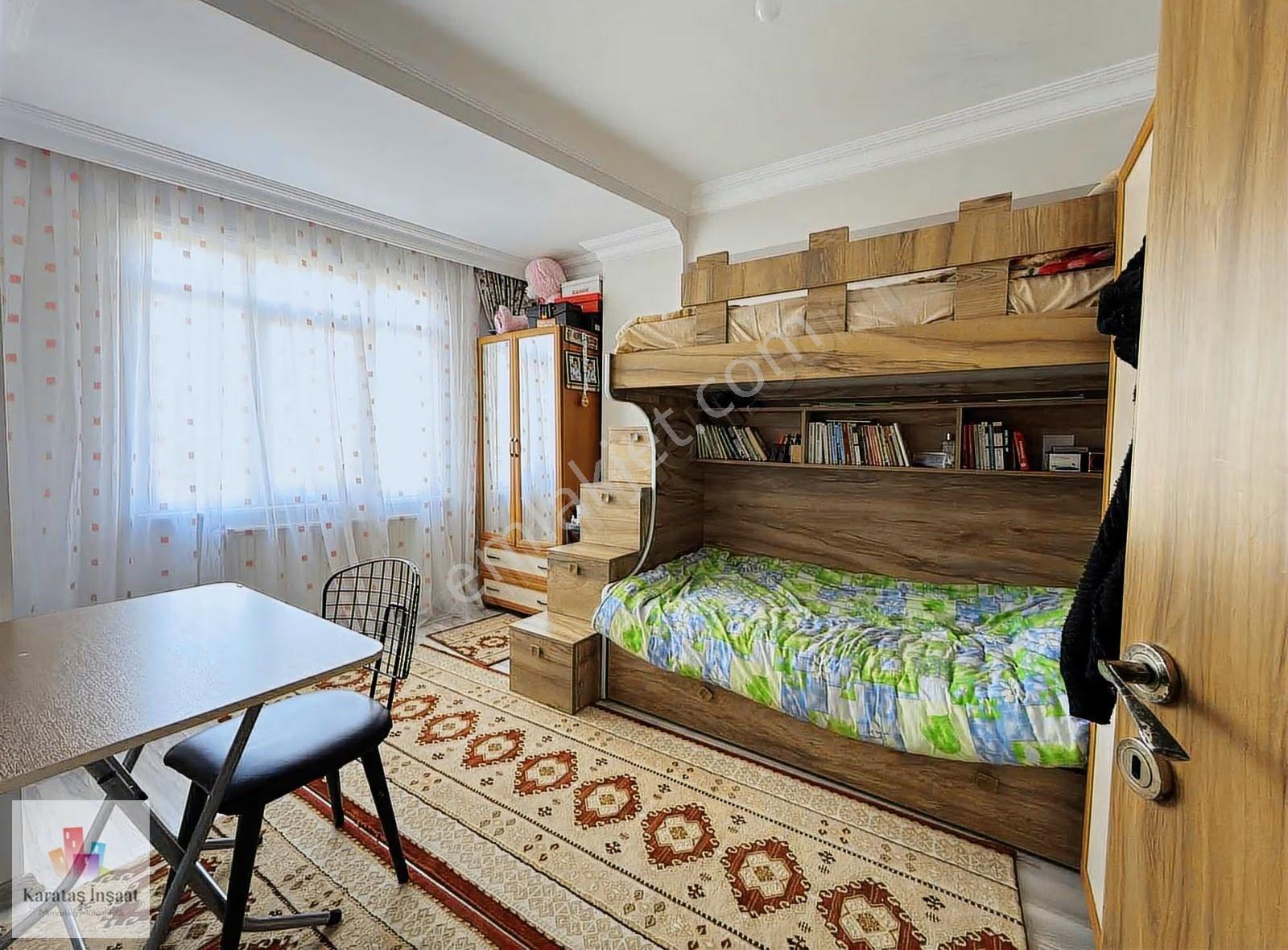 Karataş'tan Tek Daire Üstü Merkezde 2+1 100 ² Balkonlu Giriş Kat - Görsel 4