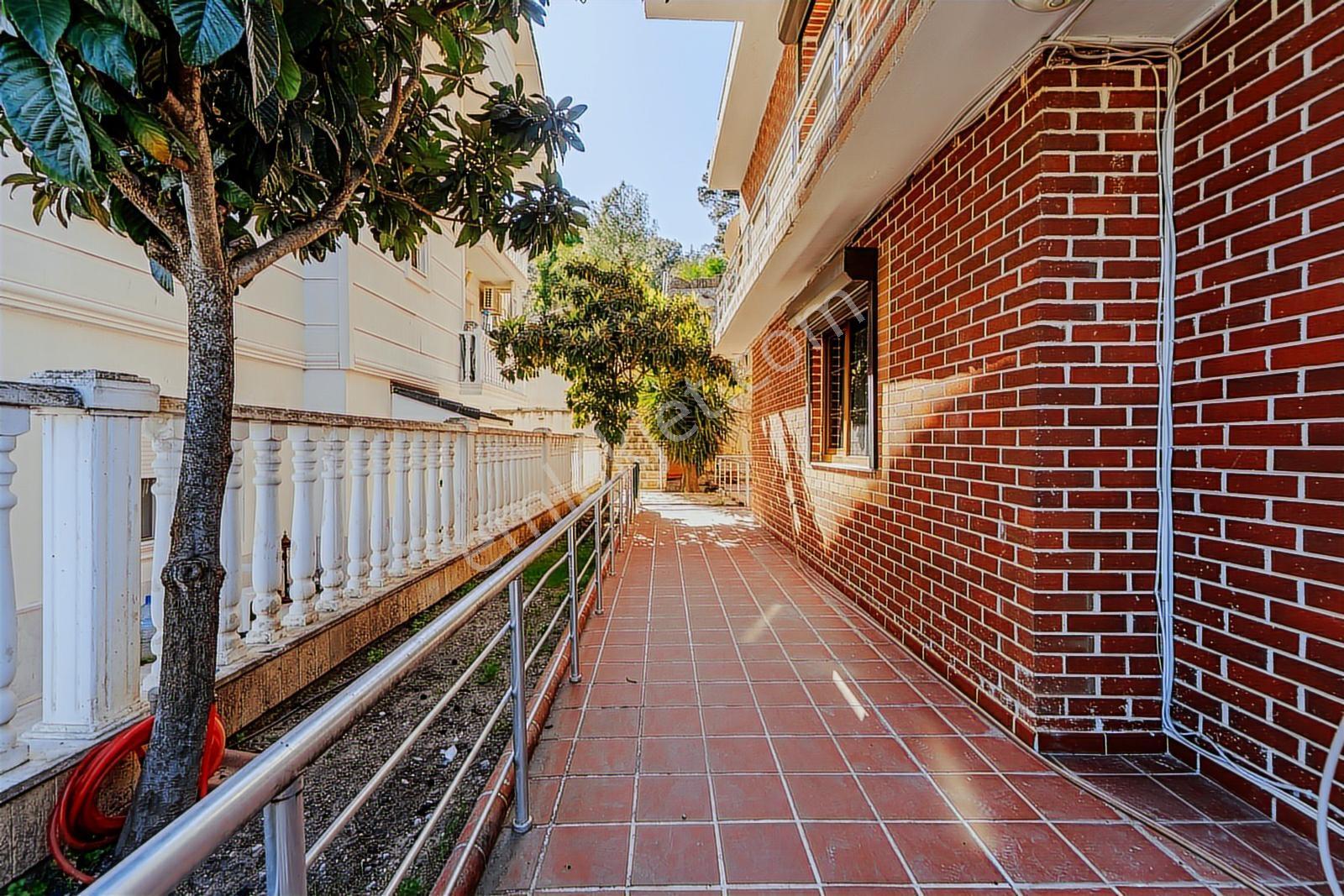 Kemer Merkezde Satılık 2+1 Dubleks Daire Havuzlu Site İçinde - Görsel 19