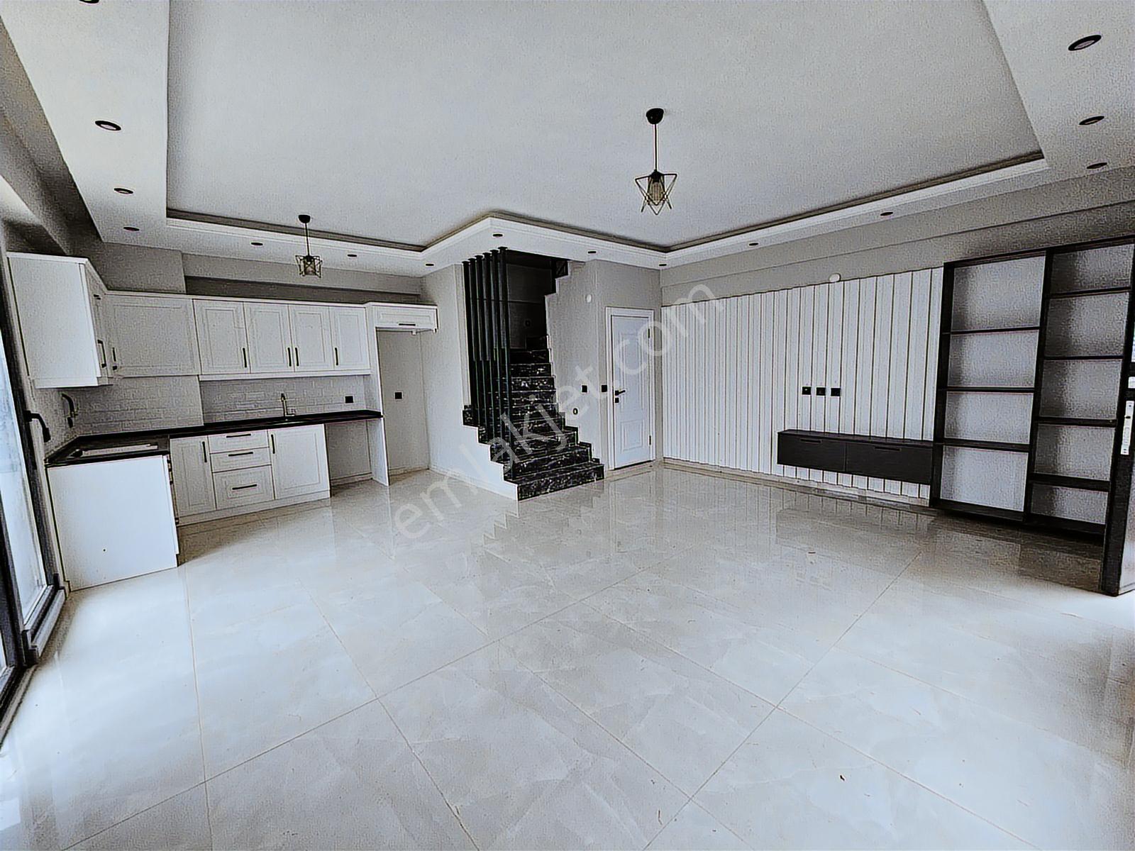 Deniz'den 4+1 Müstakil Havuzlu, Geniş Bahçeli Villa - Görsel 17