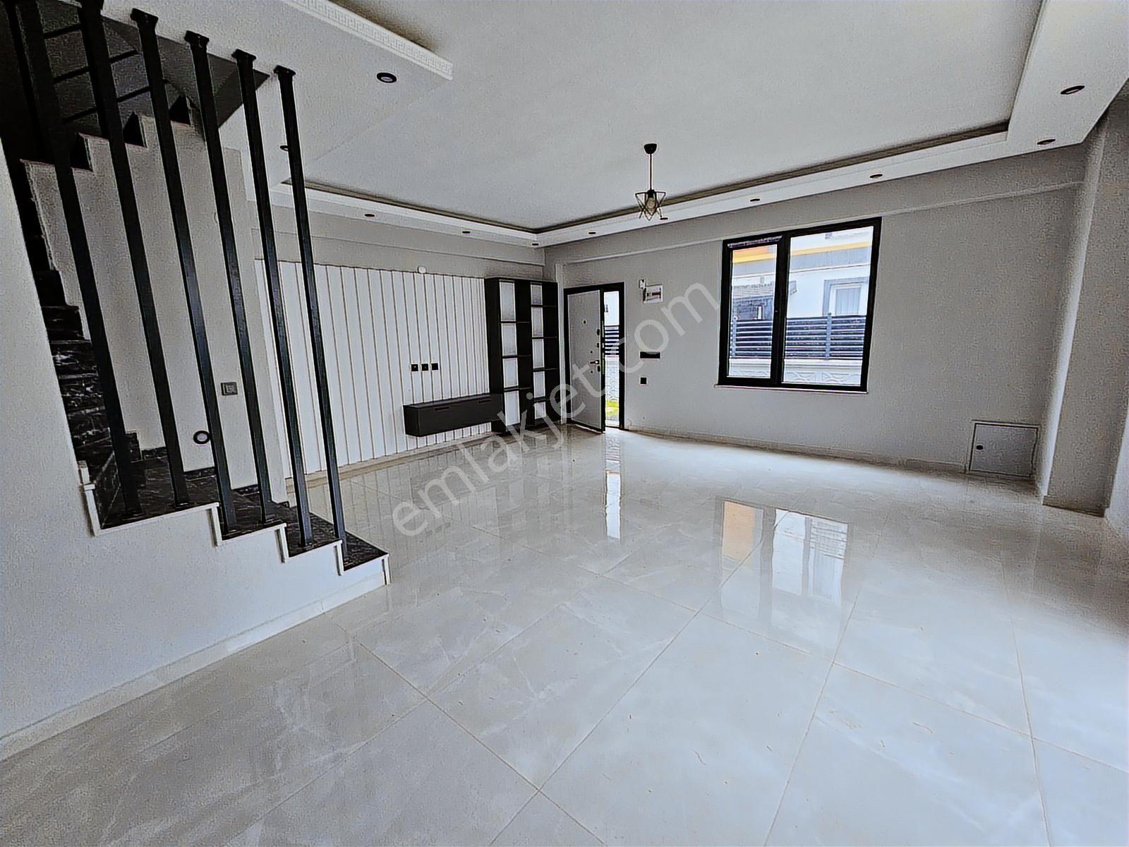 Deniz'den 4+1 Müstakil Havuzlu, Geniş Bahçeli Villa - Görsel 31