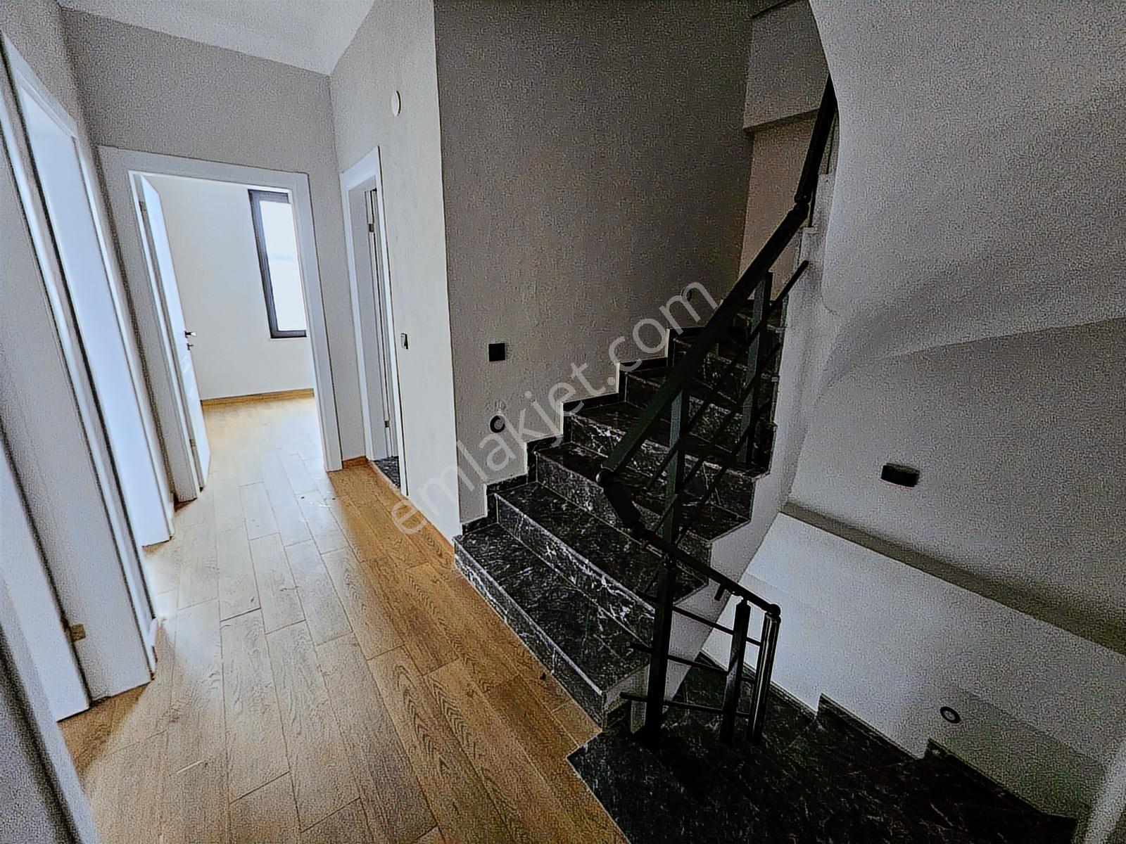 Deniz'den 4+1 Müstakil Havuzlu, Geniş Bahçeli Villa - Görsel 23
