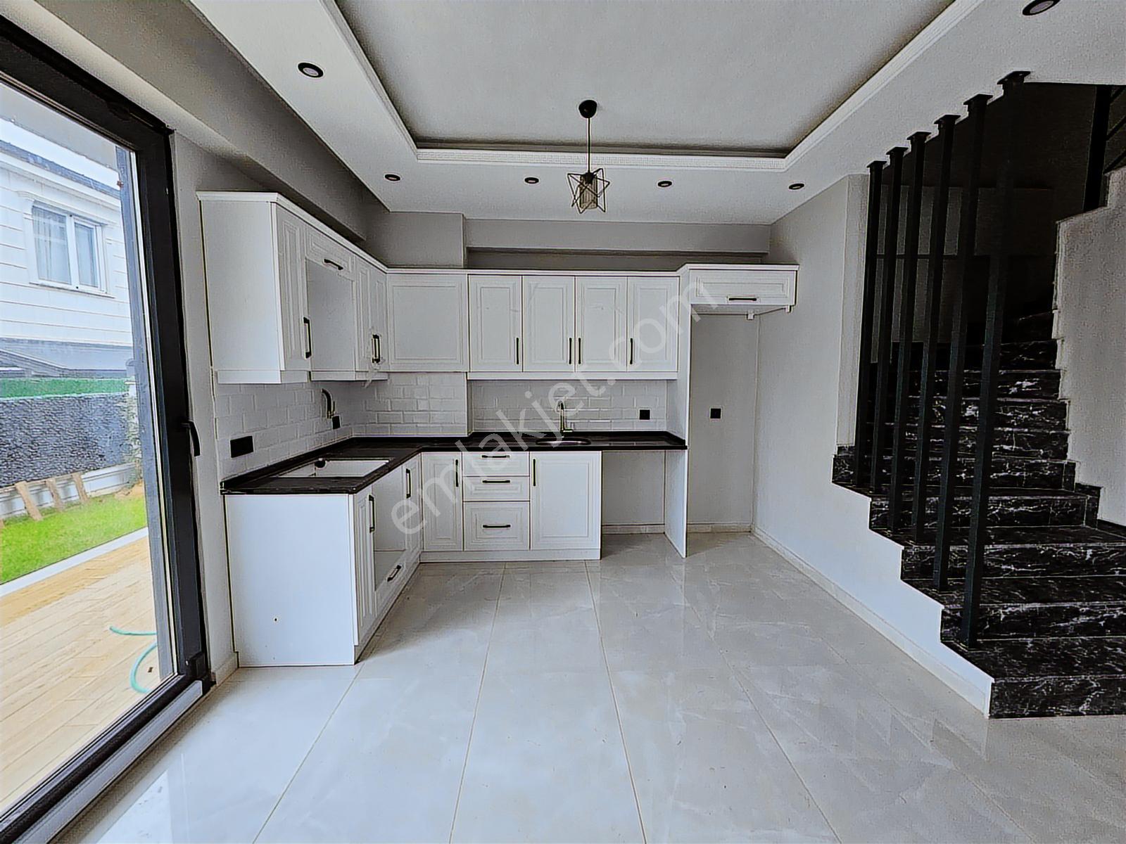 Deniz'den 4+1 Müstakil Havuzlu, Geniş Bahçeli Villa - Görsel 19