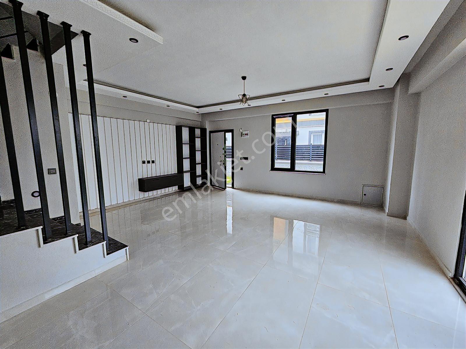 Deniz'den 4+1 Müstakil Havuzlu, Geniş Bahçeli Villa - Görsel 7