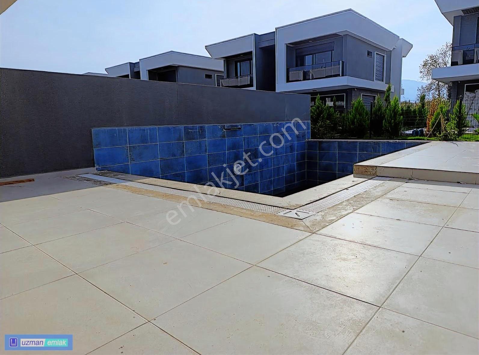 Kuşadası Davutlar Site İçinde Müstakil Havuzlu 3+1 Satılık Villa - Görsel 33