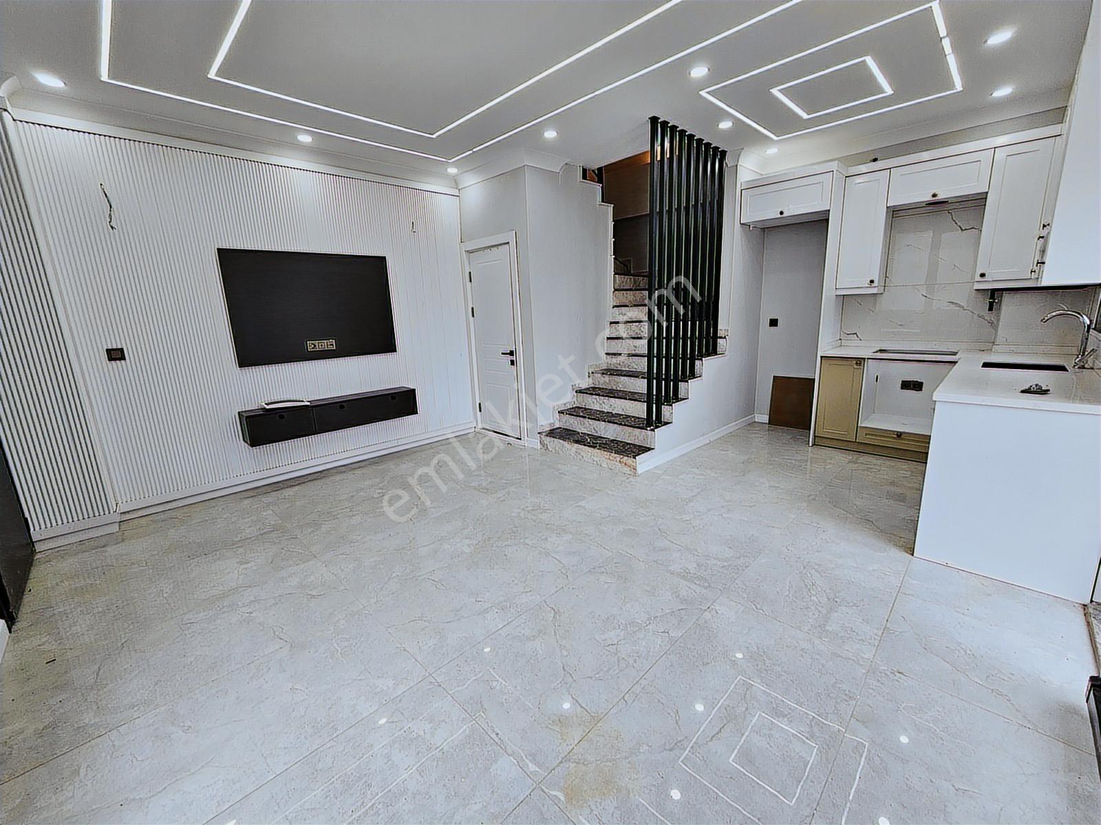 Denize Yürüme Mesafesinde, 3+1 Yerden Isıtmalı Bahçeli Villa - Görsel 35