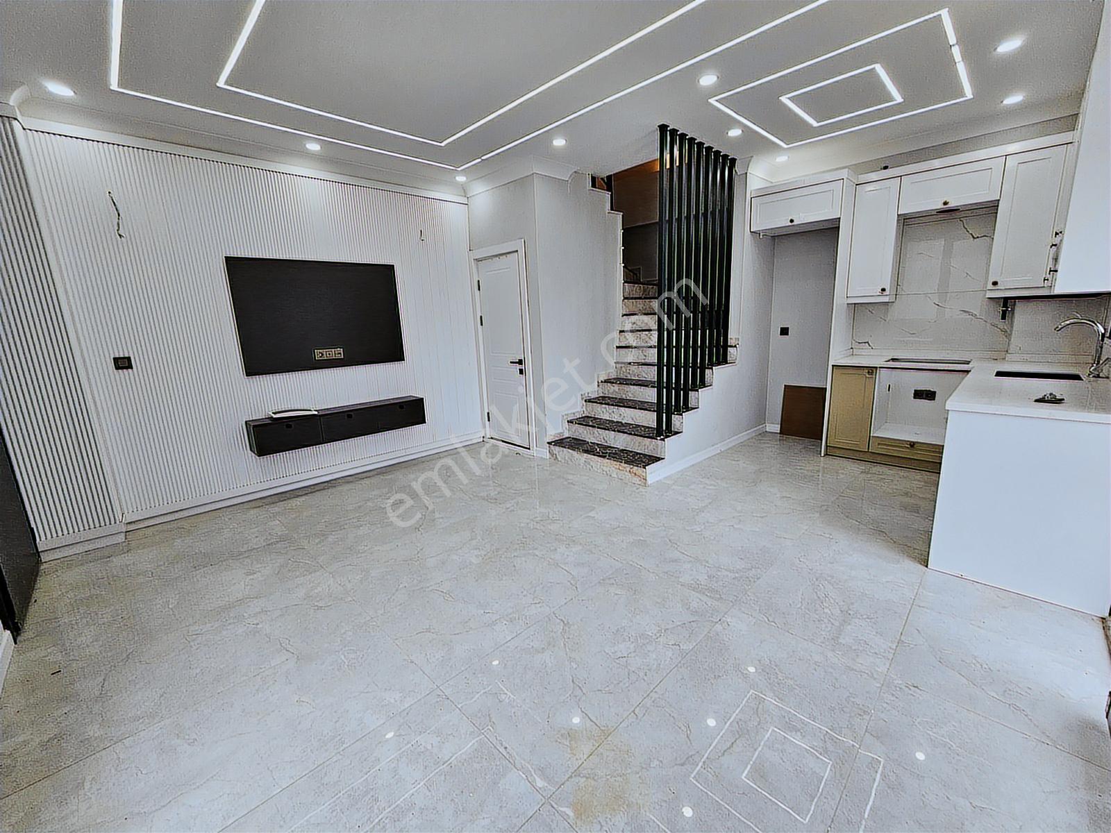 Denize Yürüme Mesafesinde, 3+1 Yerden Isıtmalı Bahçeli Villa - Görsel 34