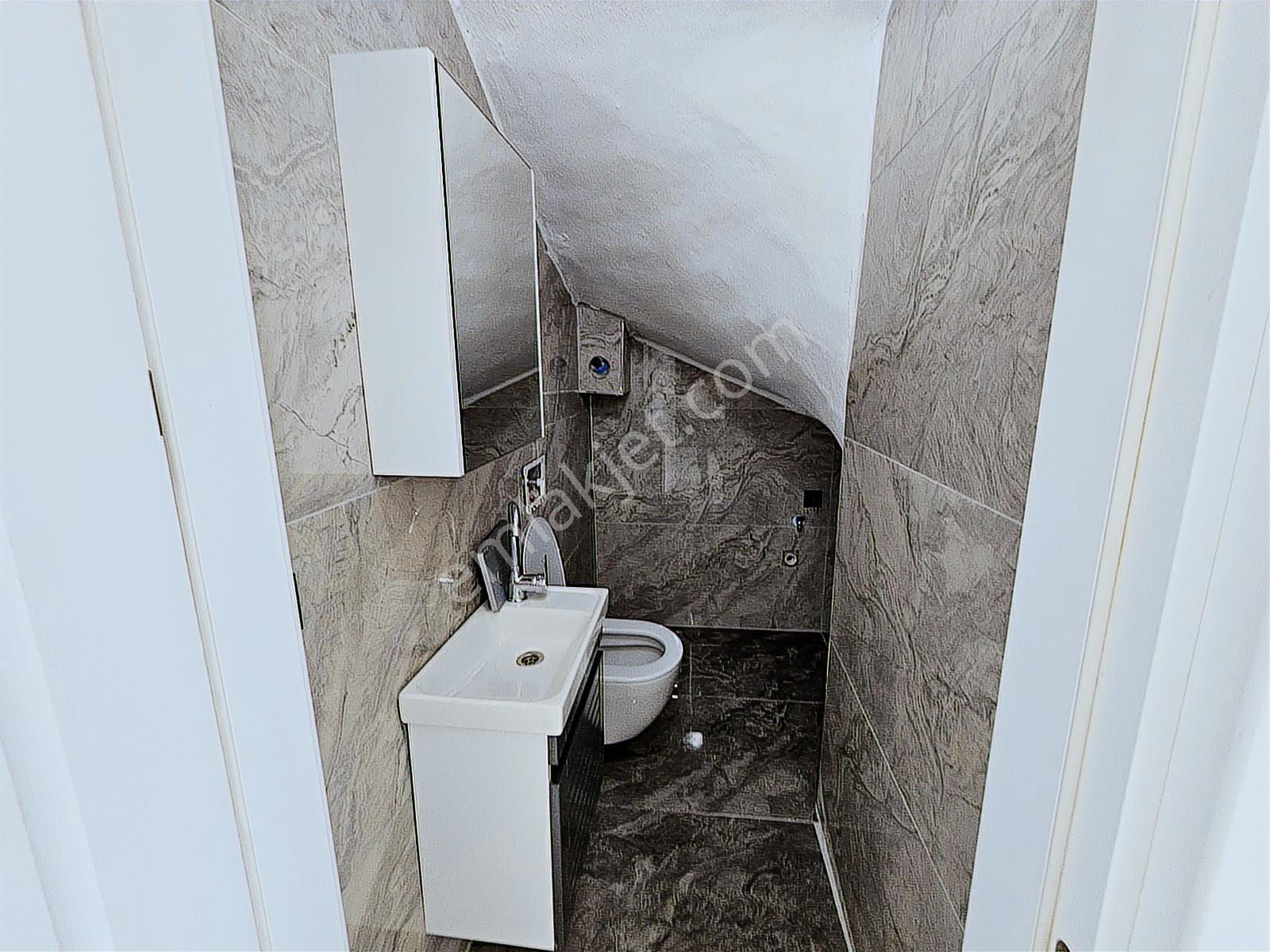 Denize Yürüme Mesafesinde, 3+1 Yerden Isıtmalı Bahçeli Villa - Görsel 10