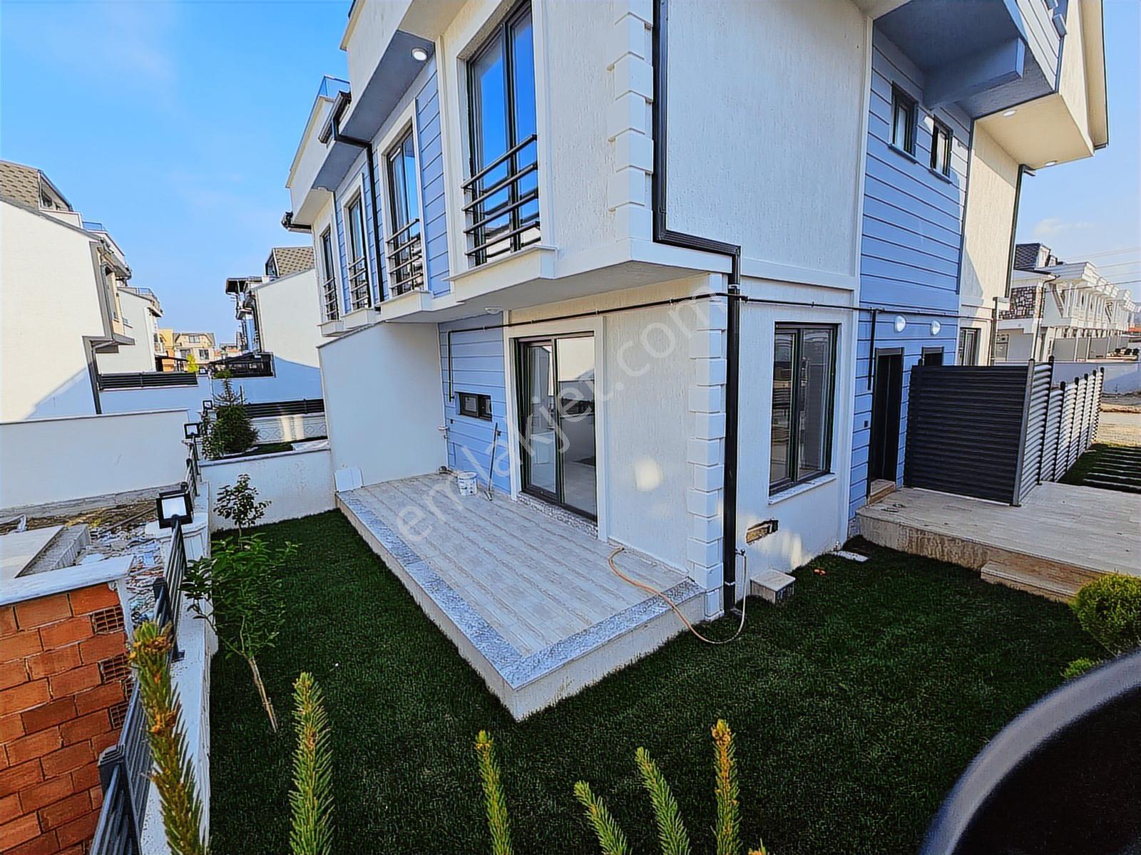 Denize Yürüme Mesafesinde, 3+1 Yerden Isıtmalı Bahçeli Villa - Görsel 22