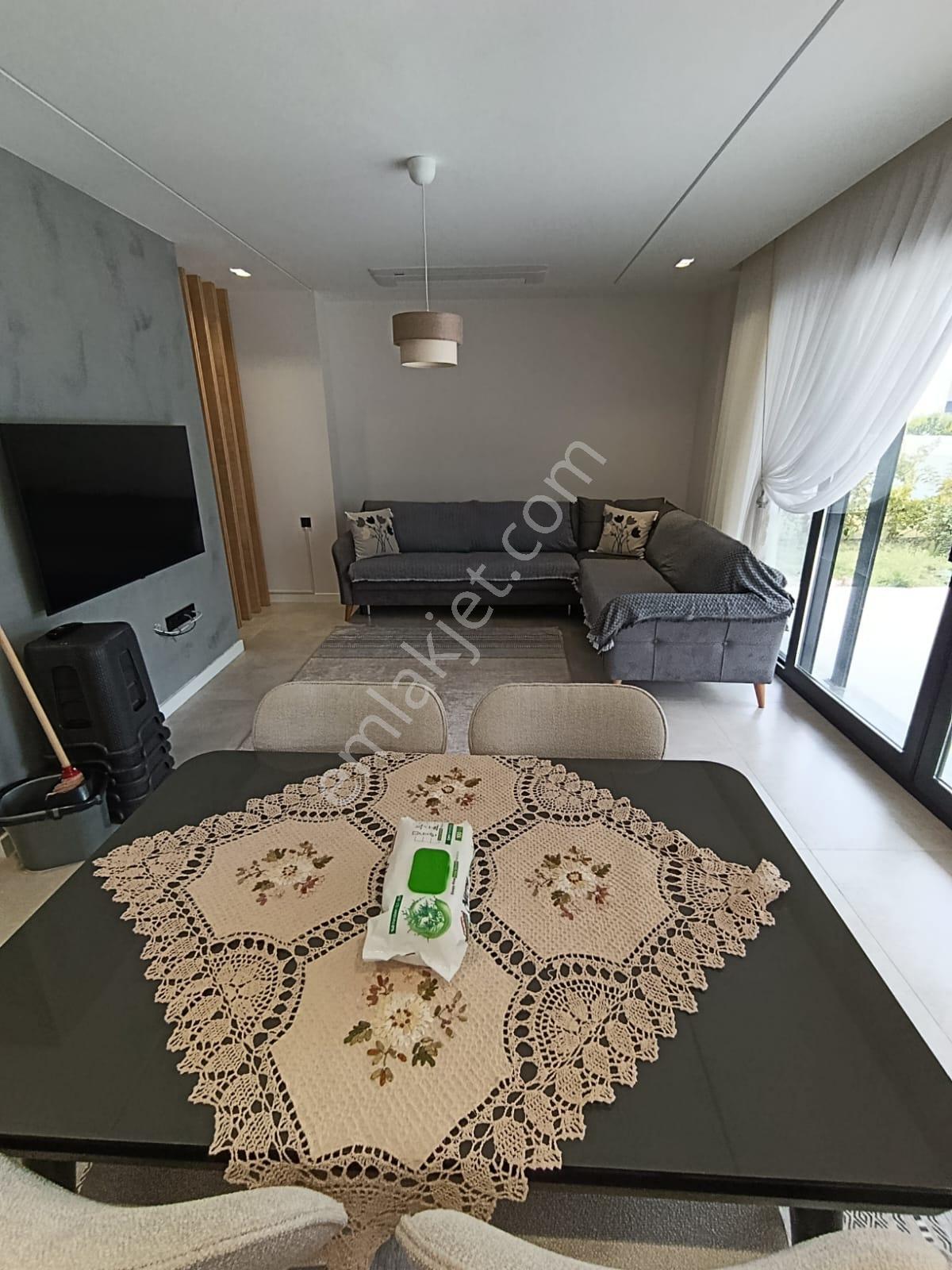 Devamlı Kiralık Havuzlu Sitede Müstakil Villa Komple Eşyalı - Görsel 12