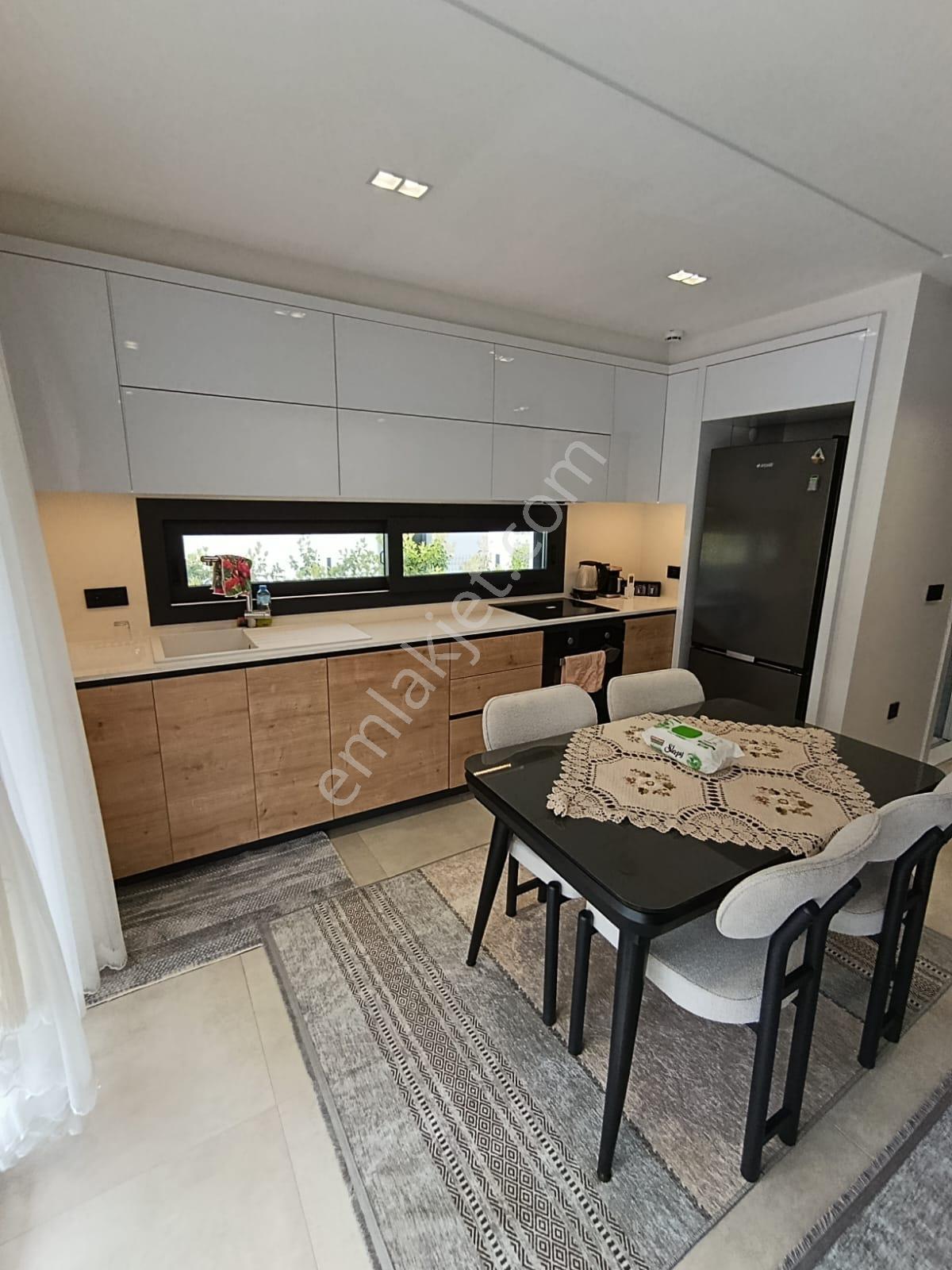 Devamlı Kiralık Havuzlu Sitede Müstakil Villa Komple Eşyalı - Görsel 3