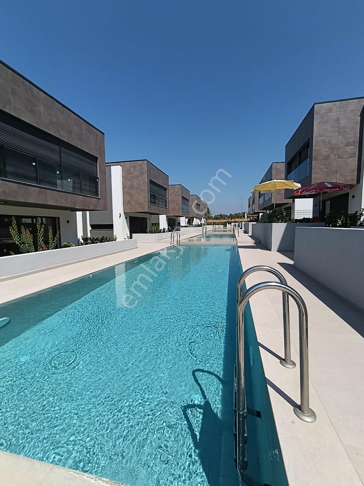Devamlı Kiralık Havuzlu Sitede Müstakil Villa Komple Eşyalı - Görsel 28