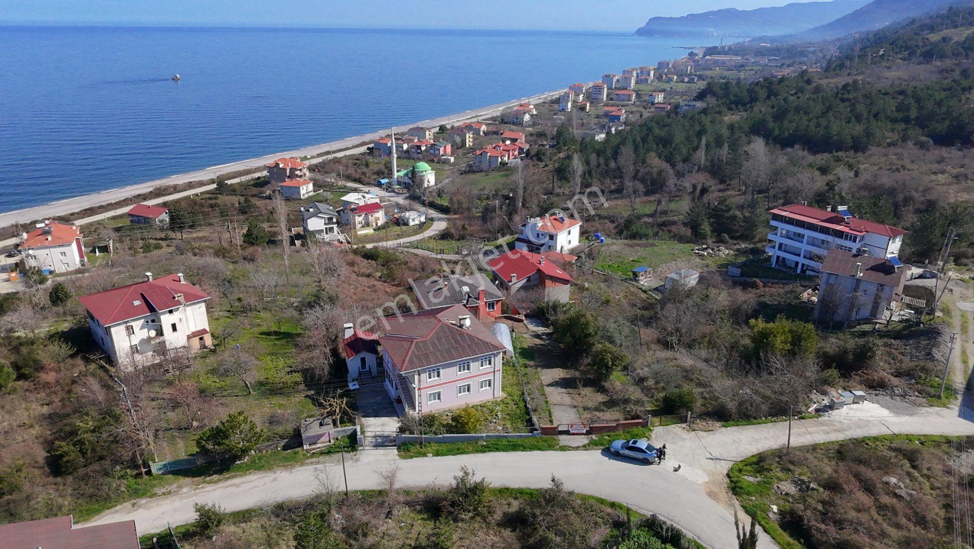 Deniz Manzaralı Müstakil Ev Ve Bahçesi (kastamonu Cide Gebeş Mahallesinde)