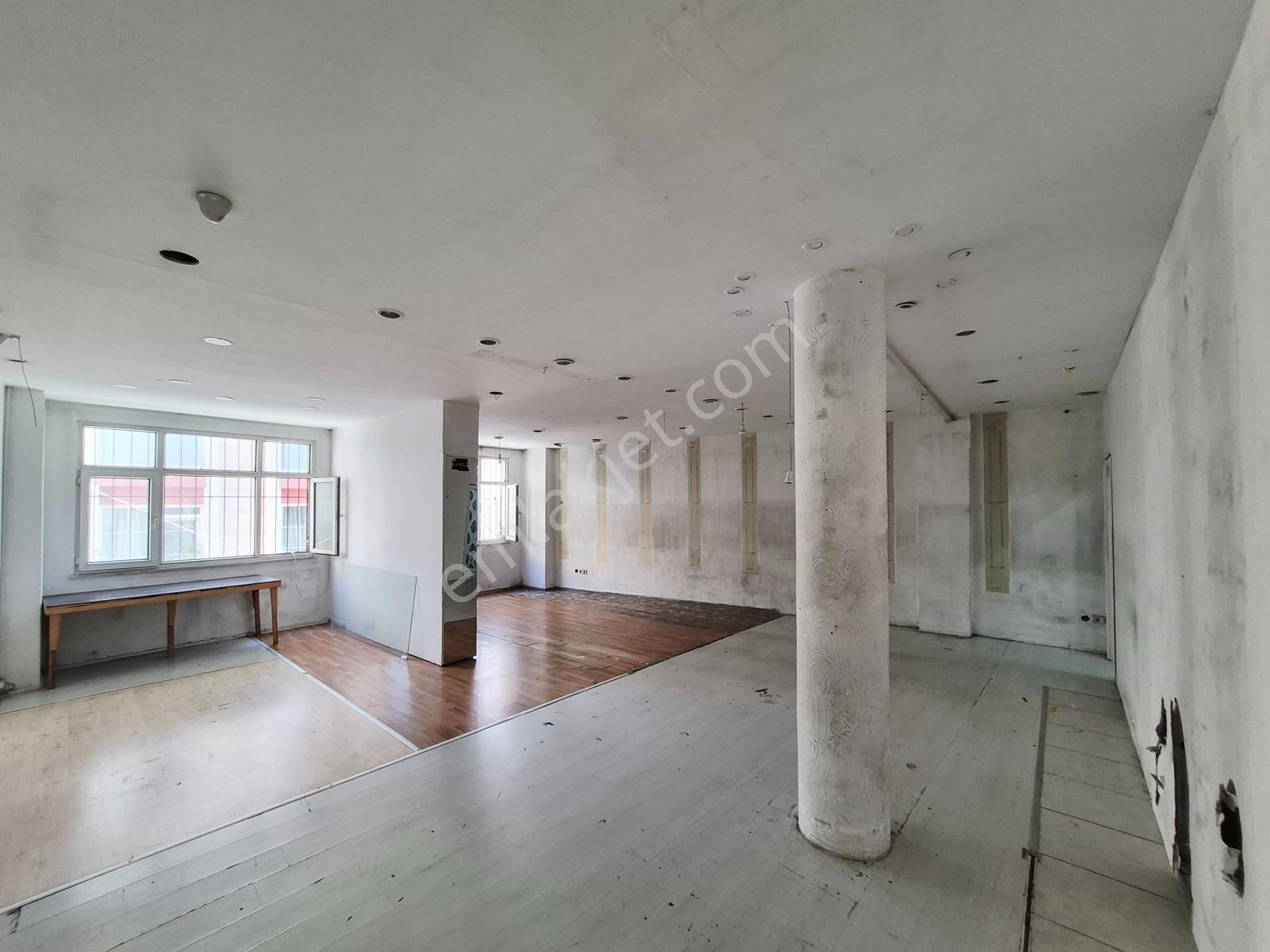 Kiralık İşyeri Kasımpaşa Zindan Arkasında 390 M²