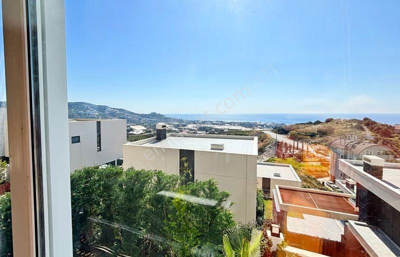Kargıcak Alanyada Panoramik Deniz Manzaralı Havuzlu 3+1 Villa - Görsel 13
