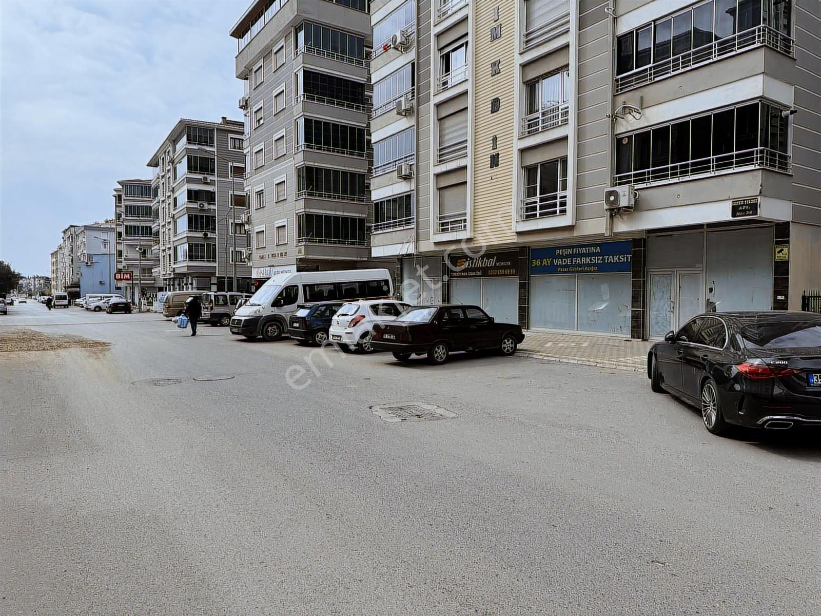 Torbalı Alpkent Mahallesinde 400m2+250 M2 Batar Kiralık Dükkan - Görsel 10