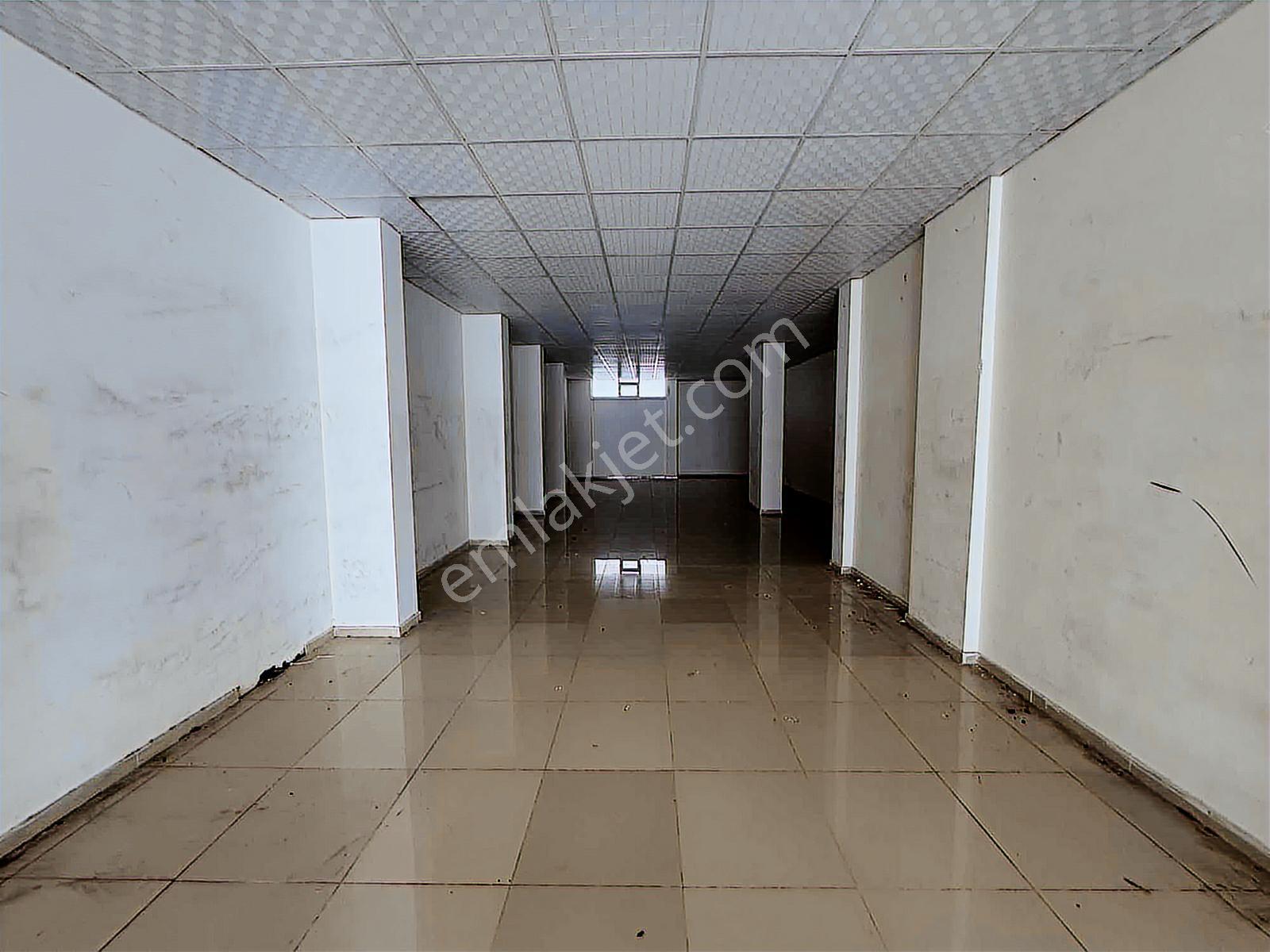 Torbalı Alpkent Mahallesinde 400m2+250 M2 Batar Kiralık Dükkan - Görsel 2