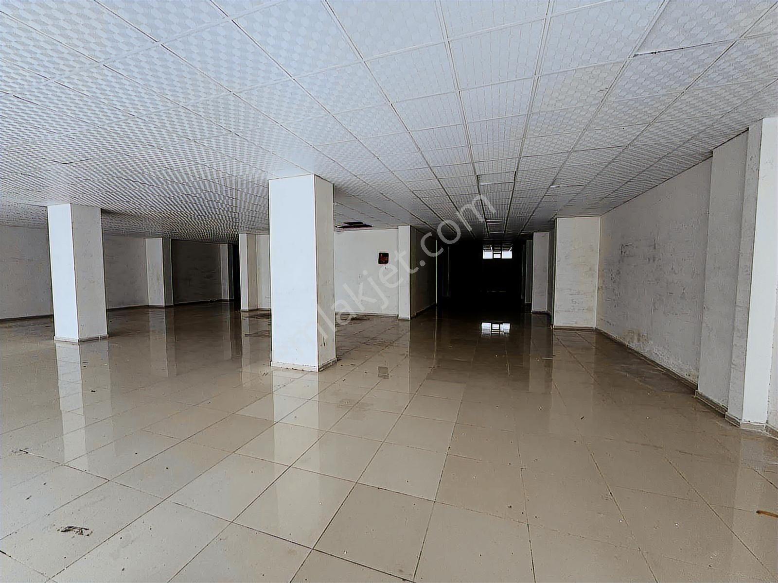 Torbalı Alpkent Mahallesinde 400m2+250 M2 Batar Kiralık Dükkan - Görsel 9