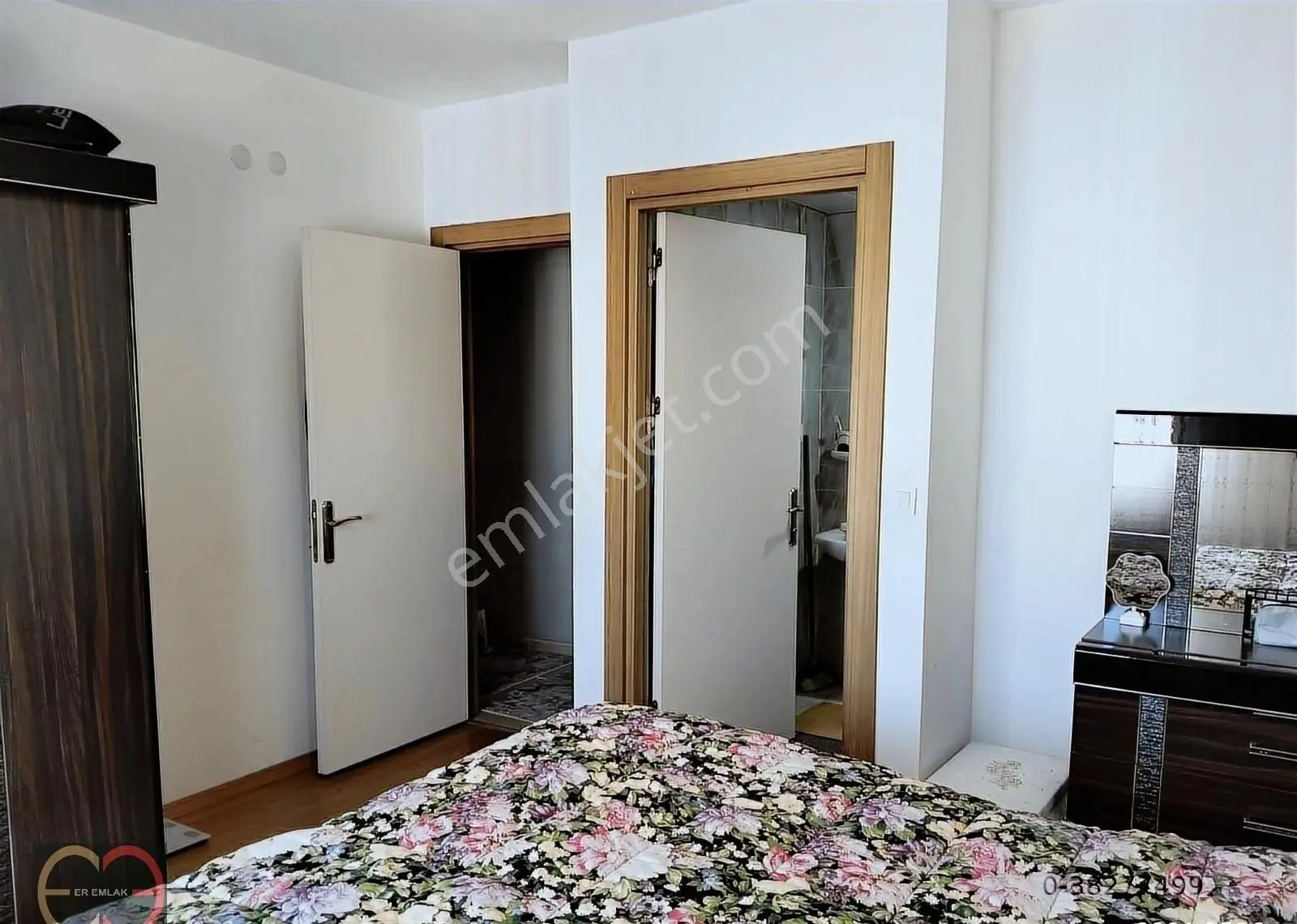 Site İçi Manzaralı Ara Kat Ebeveyn Banyolu Otoprklı Balkonlu 3+1 - Görsel 2