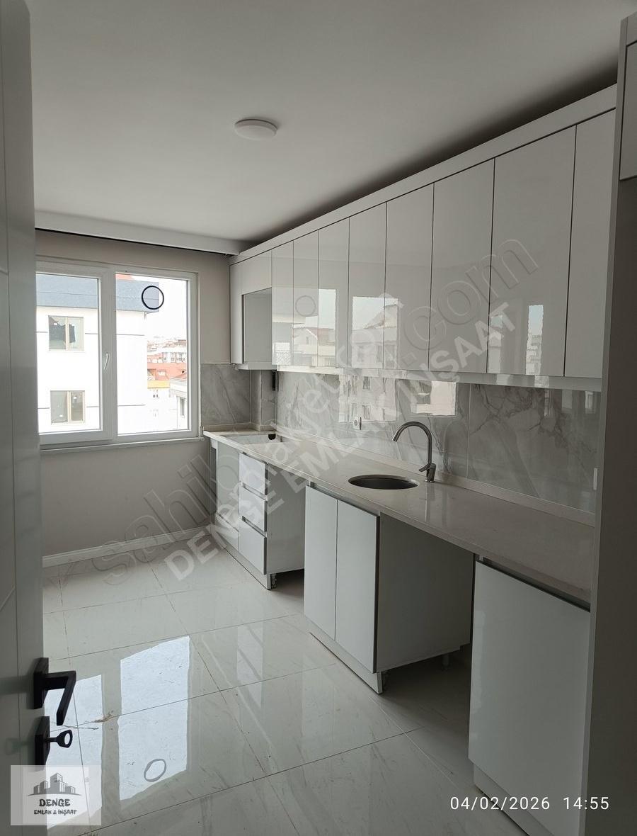 Sultanbeyli Adil Mah.de Cadde Üzeri Dubleks Daire
