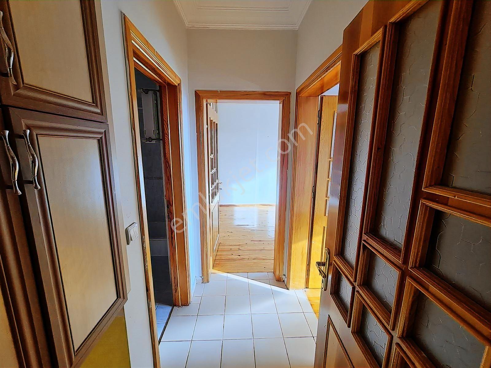 Uğur Emlak'tan Selçuk Tıp Fakültesi Karşısında 3+1 Kiralık Daire - Görsel 20