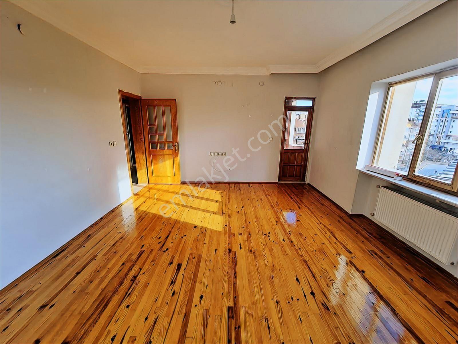 Uğur Emlak'tan Selçuk Tıp Fakültesi Karşısında 3+1 Kiralık Daire - Görsel 23