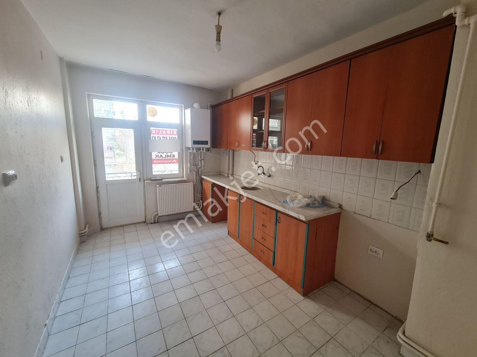 S.ü Kampüs Girişi Üst Geçit Karşısında Uygun Kiralık Daire - Görsel 16