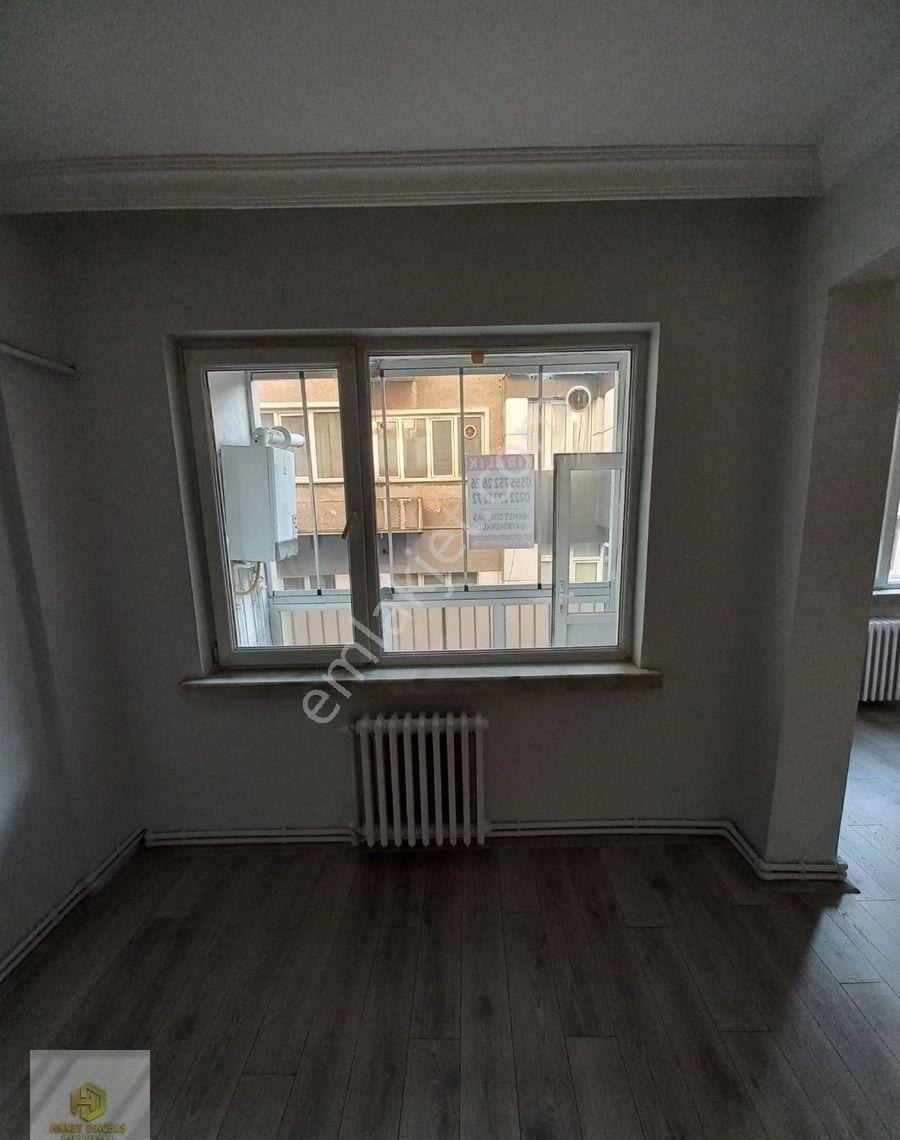 İstiklal Mahallesinde Şair Fuzuli Caddesi Köşe Kiralık 3+1 Daire - Görsel 30