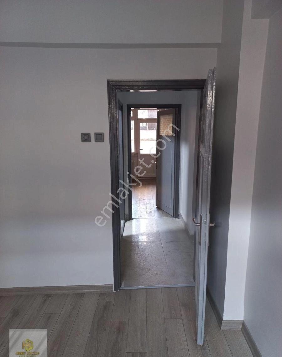 İstiklal Mahallesinde Şair Fuzuli Caddesi Köşe Kiralık 3+1 Daire - Görsel 3
