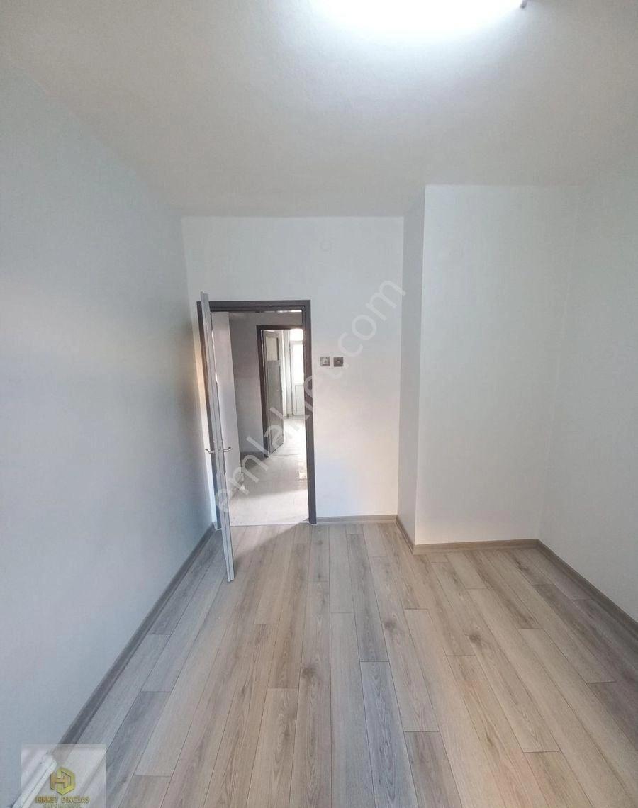 İstiklal Mahallesinde Şair Fuzuli Caddesi Köşe Kiralık 3+1 Daire - Görsel 19
