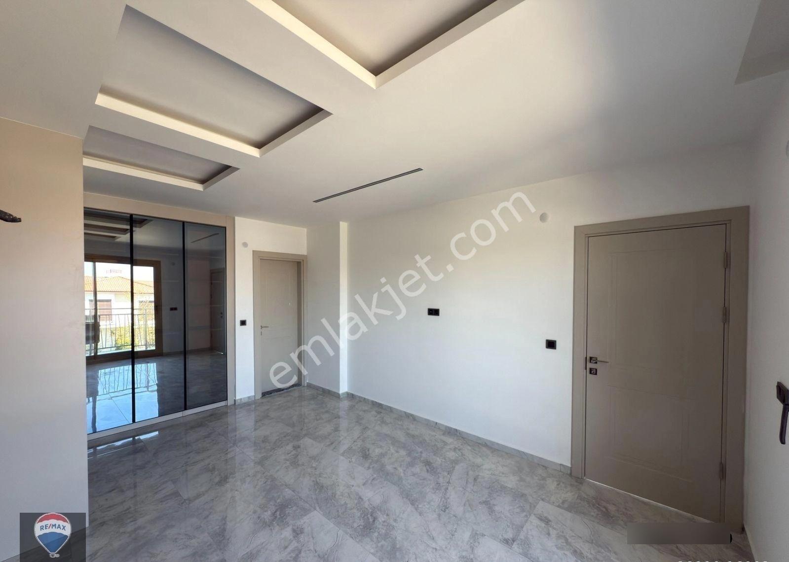 Kuşadası Denize Yakın Sierra Sitesi'nde Müstakil 4+1 Villa - Görsel 10