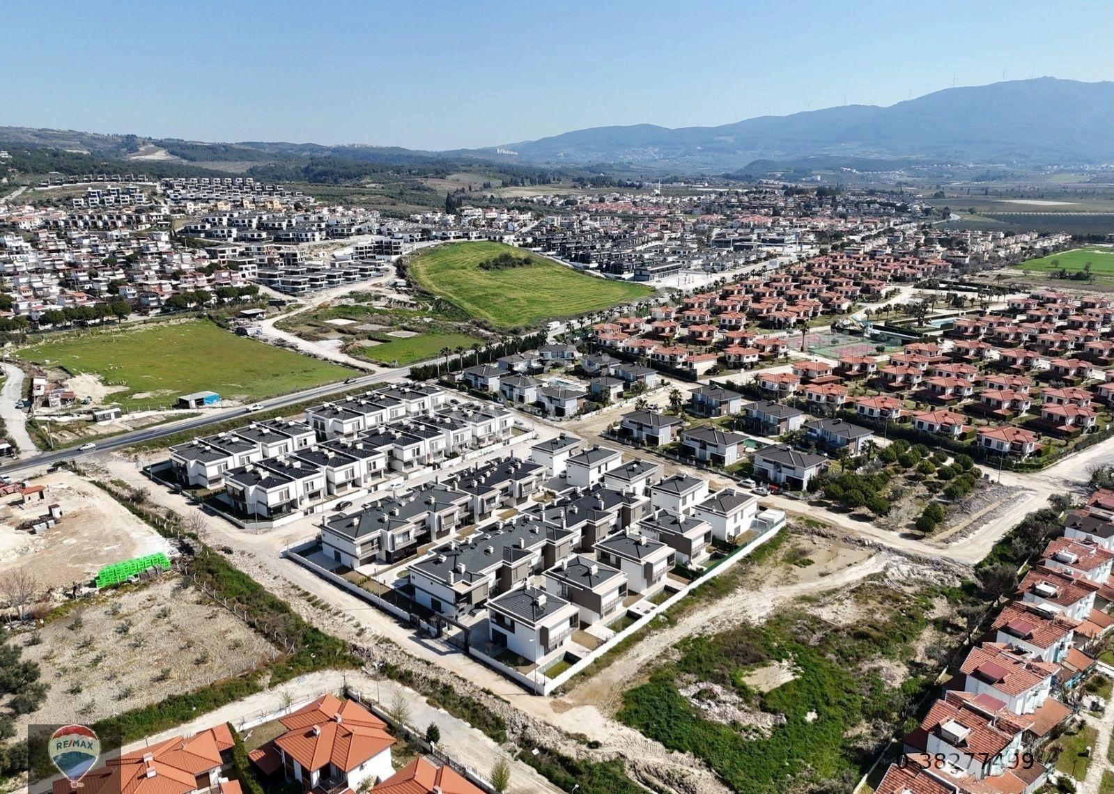 Kuşadası Denize Yakın Sierra Sitesi'nde Müstakil 4+1 Villa - Görsel 11