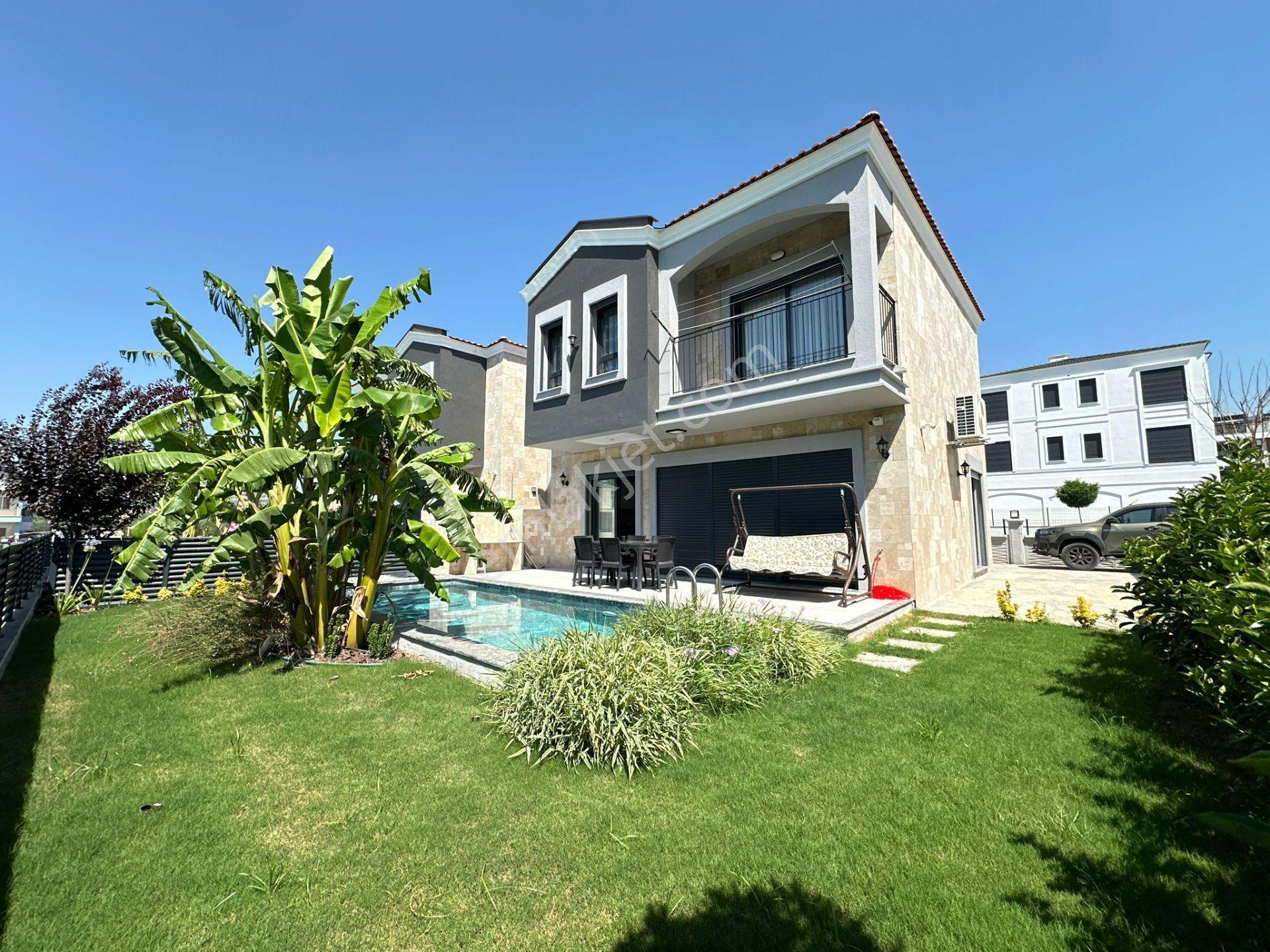 Kuşadası Davutlar Müstakil 4+1 Özel Havuzlu - Şık, Huzurlu - Görsel 20