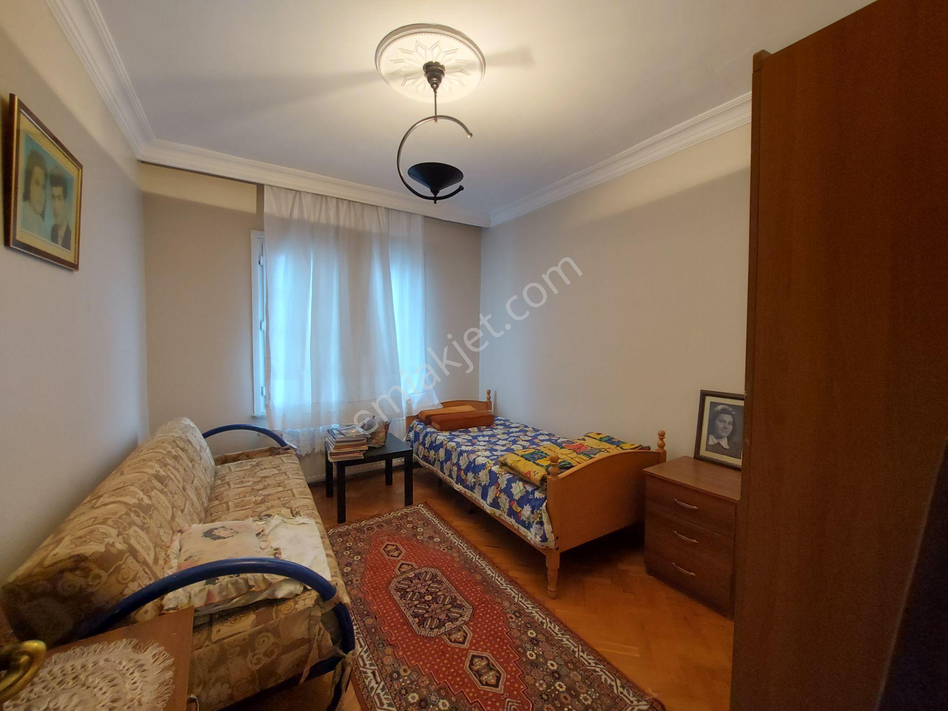 Büyükçekmece Cumhuriyet Mahallesi'nde Deniz Manzaralı 5+2 Geniş Yaşamlı Satılık Villa - Görsel 6