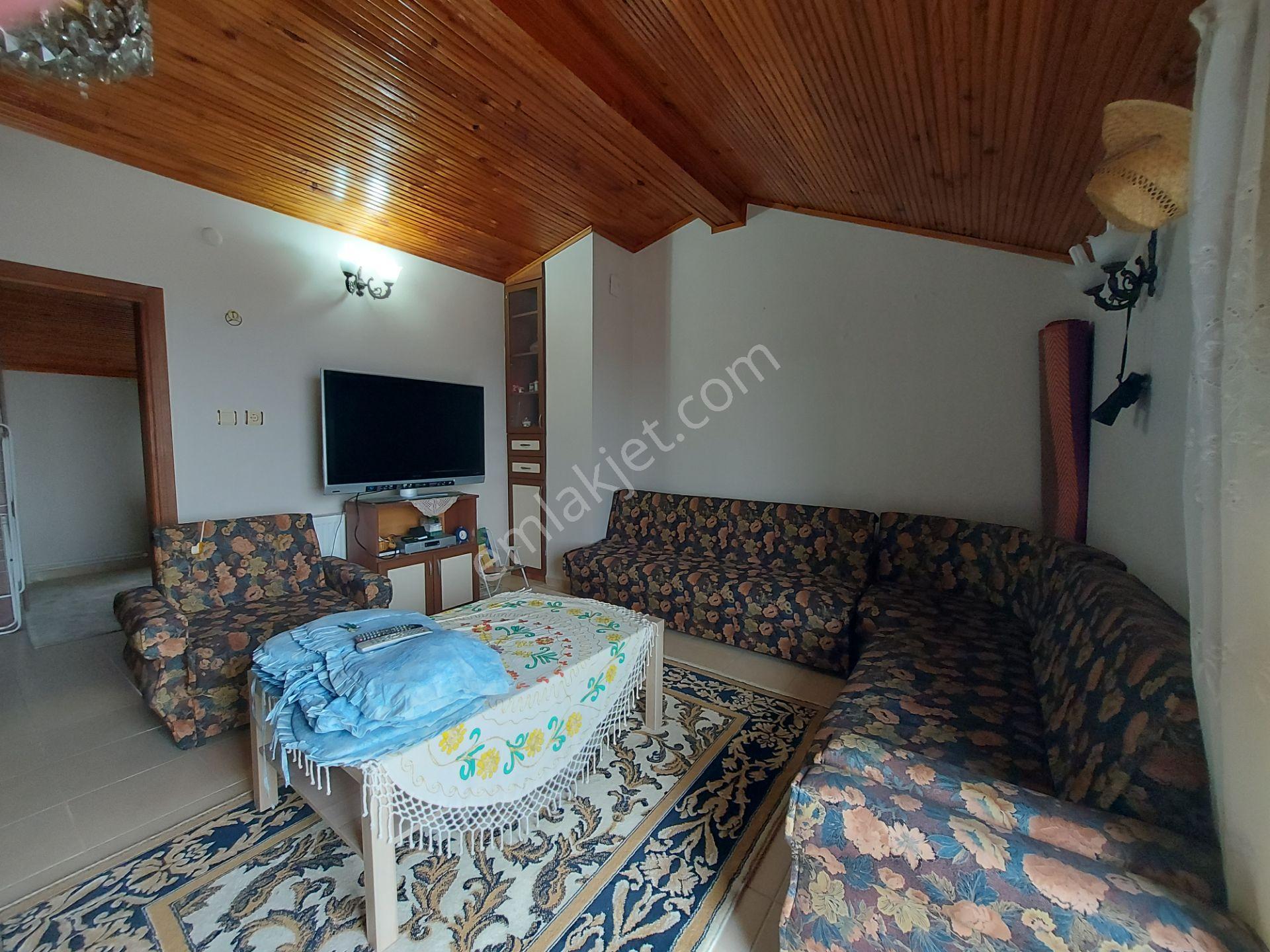 Büyükçekmece Cumhuriyet Mahallesi'nde Deniz Manzaralı 5+2 Geniş Yaşamlı Satılık Villa - Görsel 9