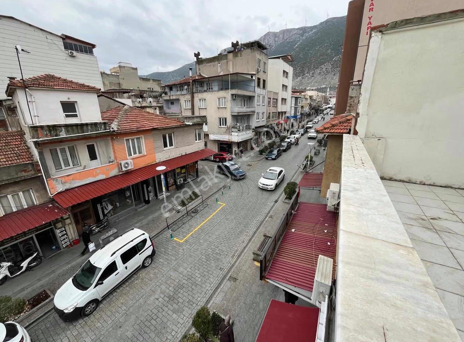 Kırkağaç Bankalar Caddesi Çarşı Merkez 3 Katlı Dükkan - Görsel 3