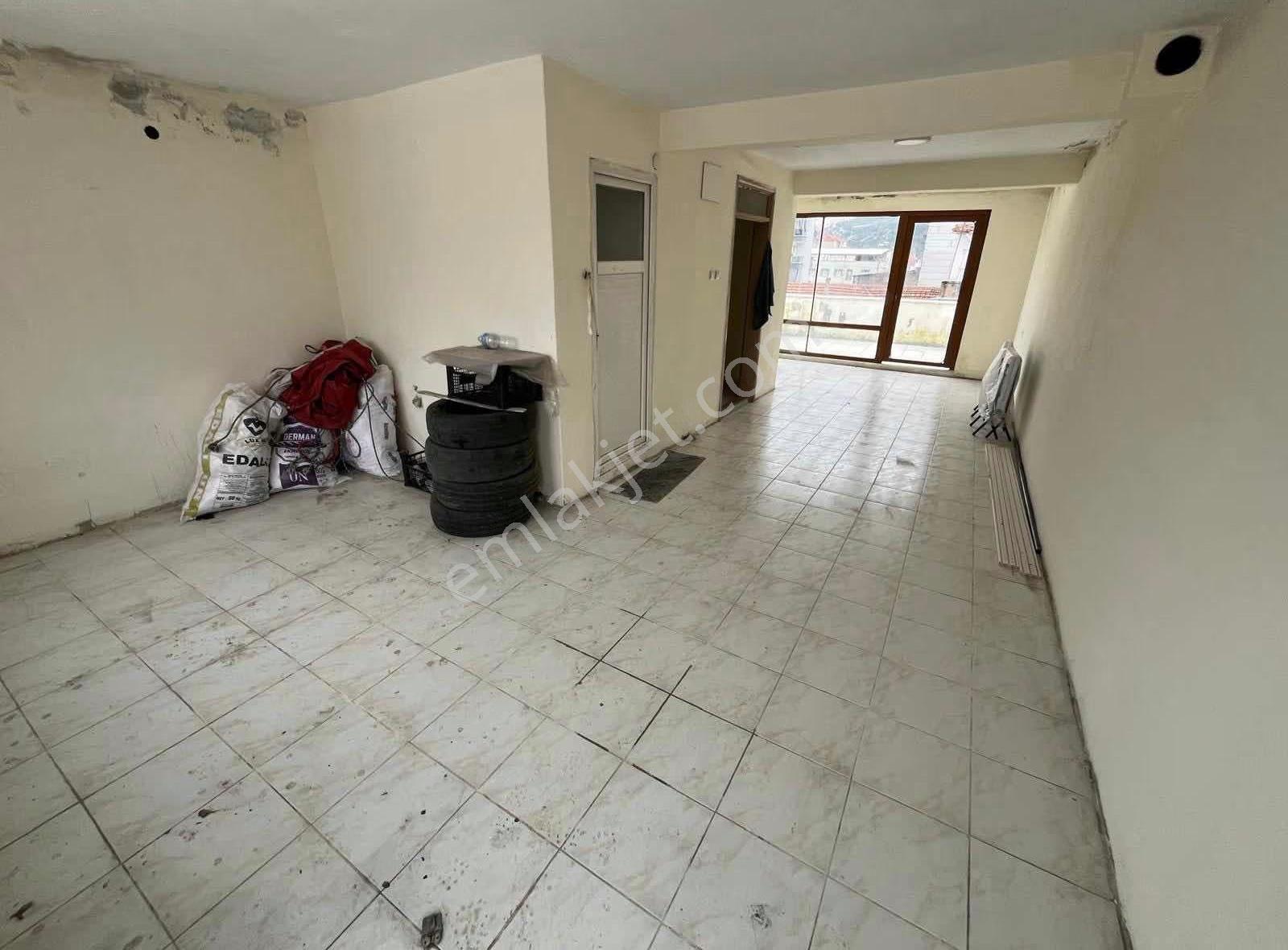 Kırkağaç Bankalar Caddesi Çarşı Merkez 3 Katlı Dükkan - Görsel 17
