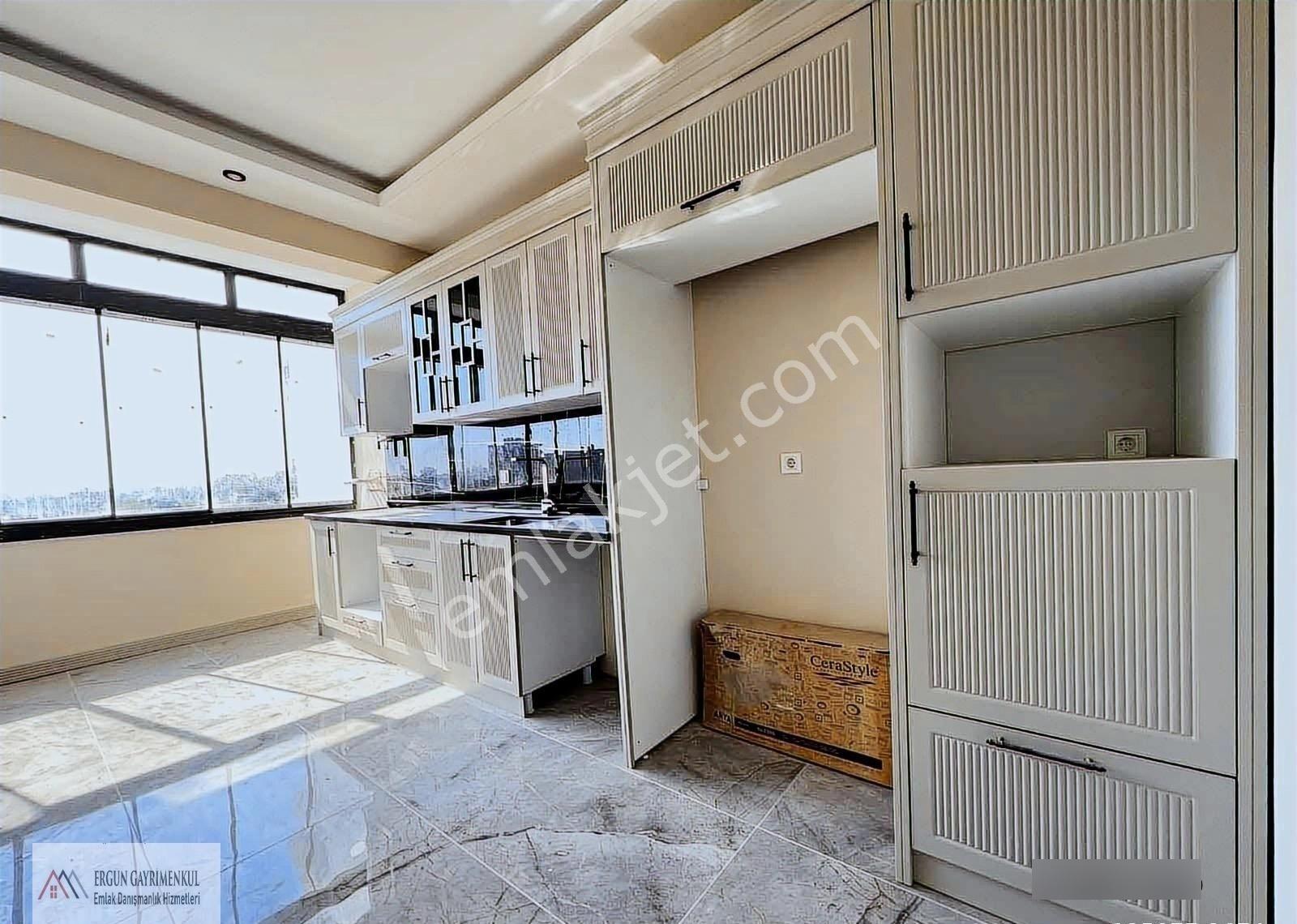 Geniş Oturumlu 2+1 Daire | Bağımsız Mutfak 2 Banyo Site İçi