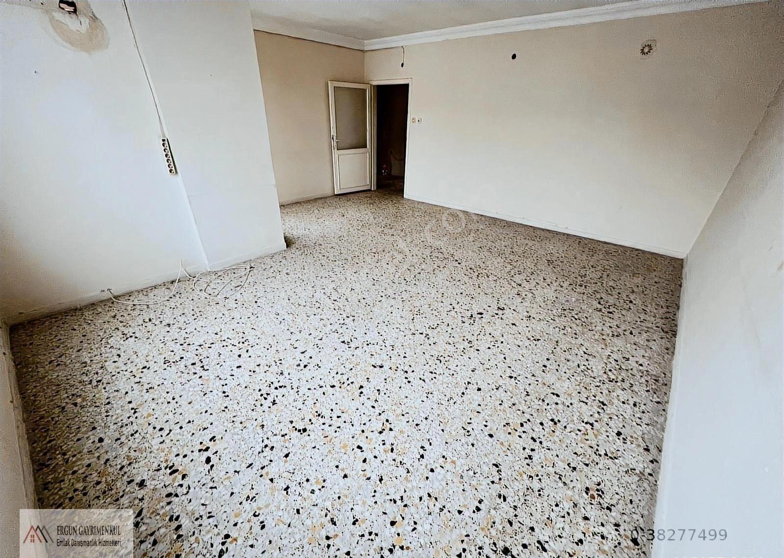 Ergünden Hamidiyede Cepheleri Açık Ayrı Mutfak Satılık 3+1 Daire - Görsel 24